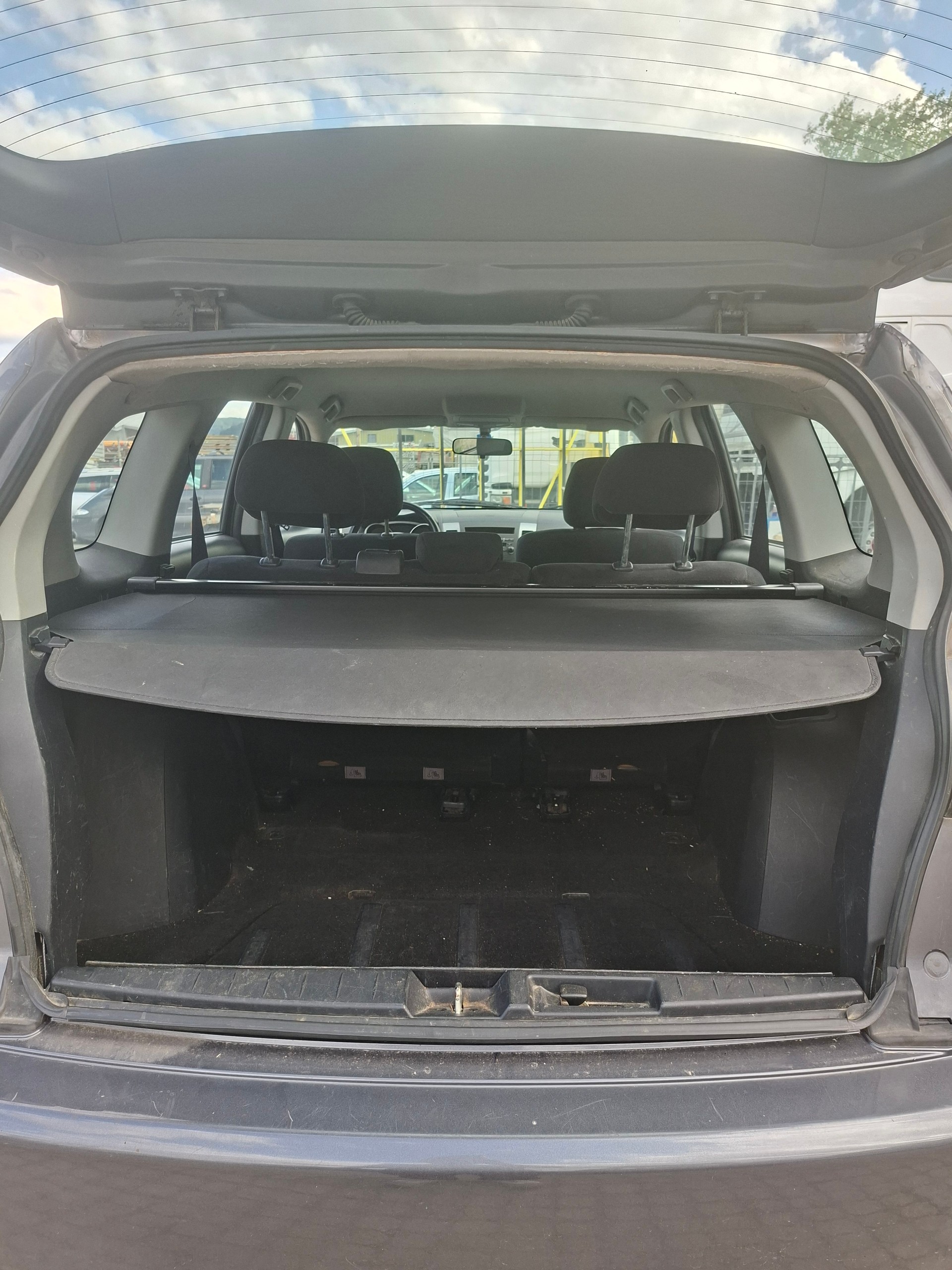 MITSUBISHI Outlander 2.4 Invite 4WD-image-3