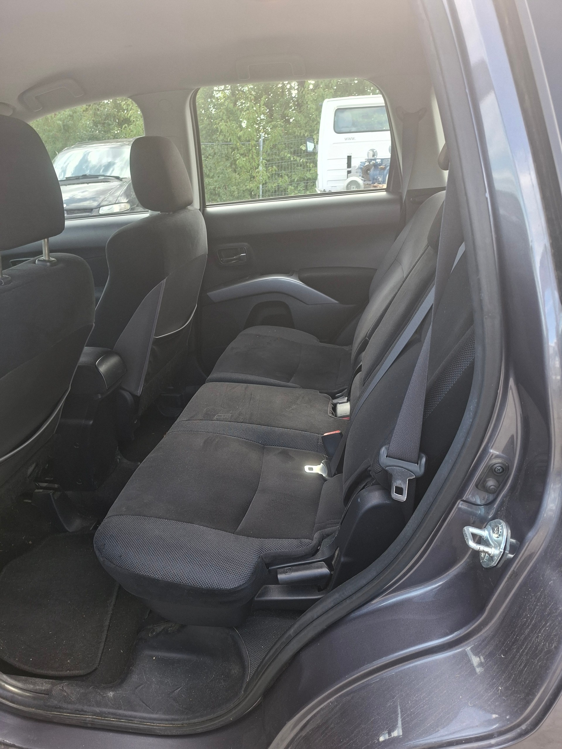 MITSUBISHI Outlander 2.4 Invite 4WD-image-8