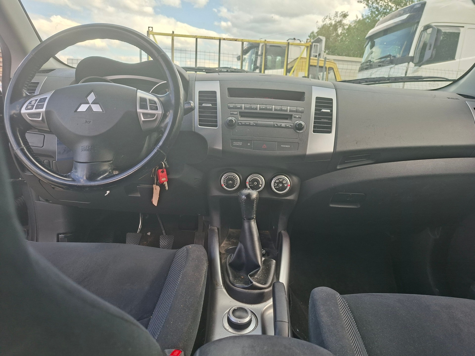 MITSUBISHI Outlander 2.4 Invite 4WD-image-10
