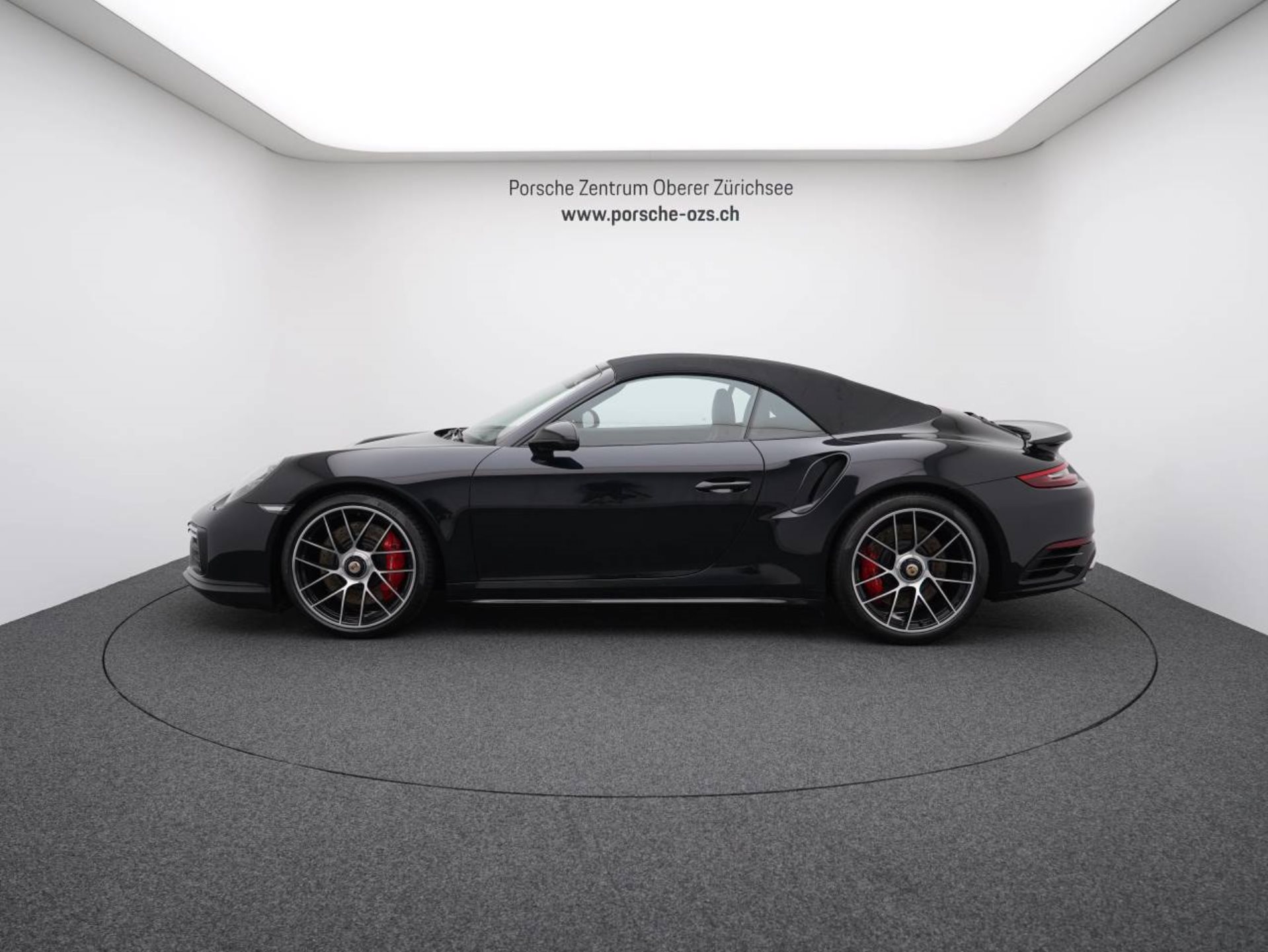 PORSCHE 911 Turbo Cabriolet-showroom-element-1
