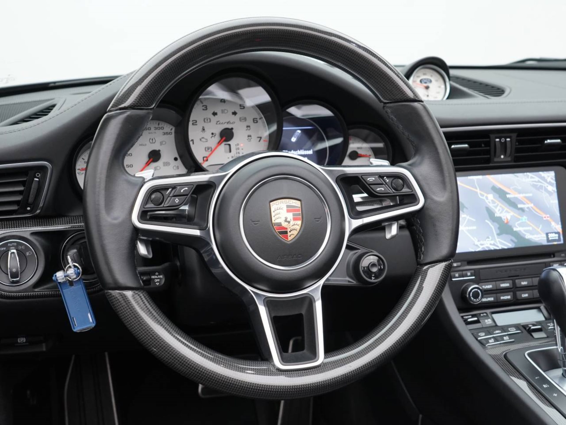 PORSCHE 911 Turbo Cabriolet-image-15