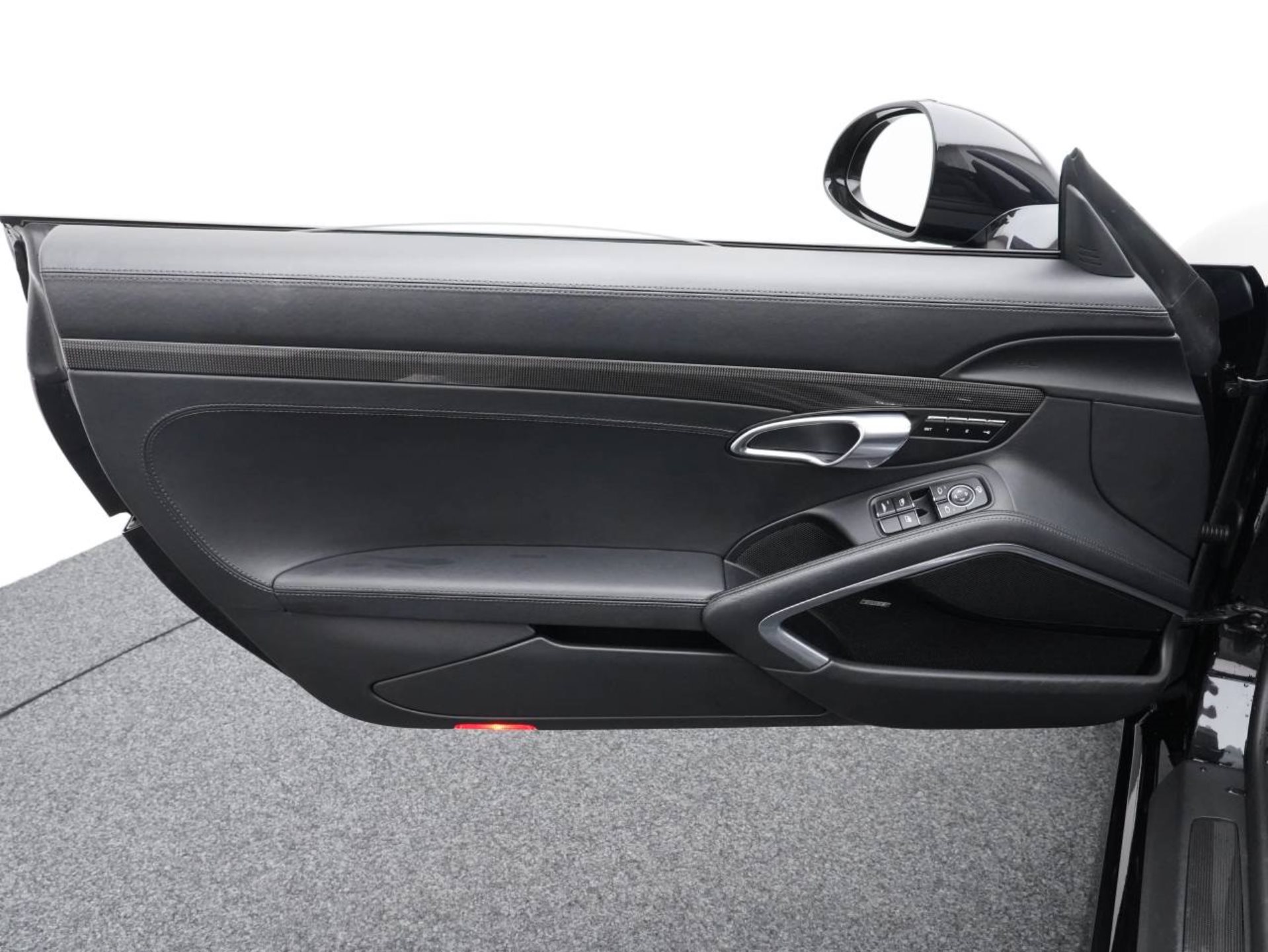 PORSCHE 911 Turbo Cabriolet-image-19