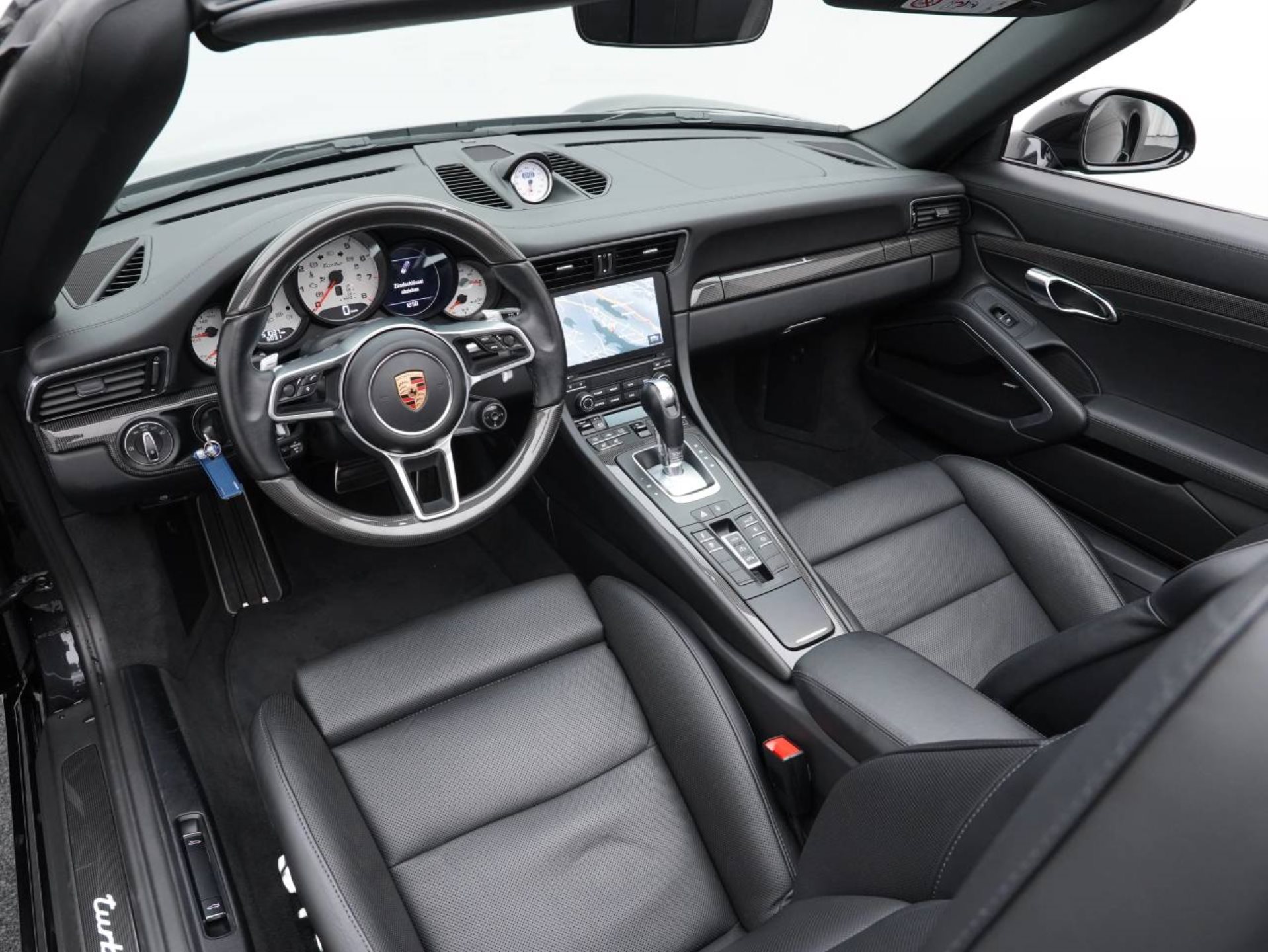 PORSCHE 911 Turbo Cabriolet-image-14