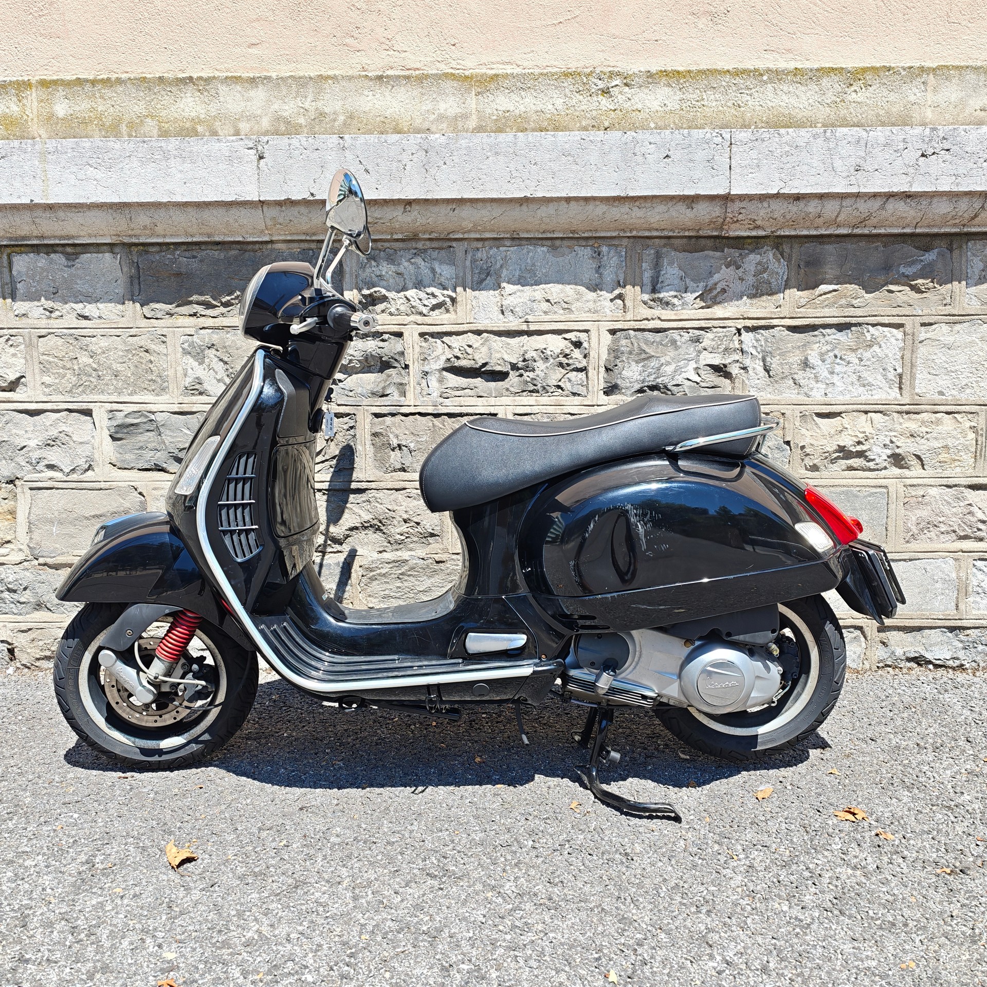PIAGGIO Vespa GTS Super 300 i.e-showroom-element-1