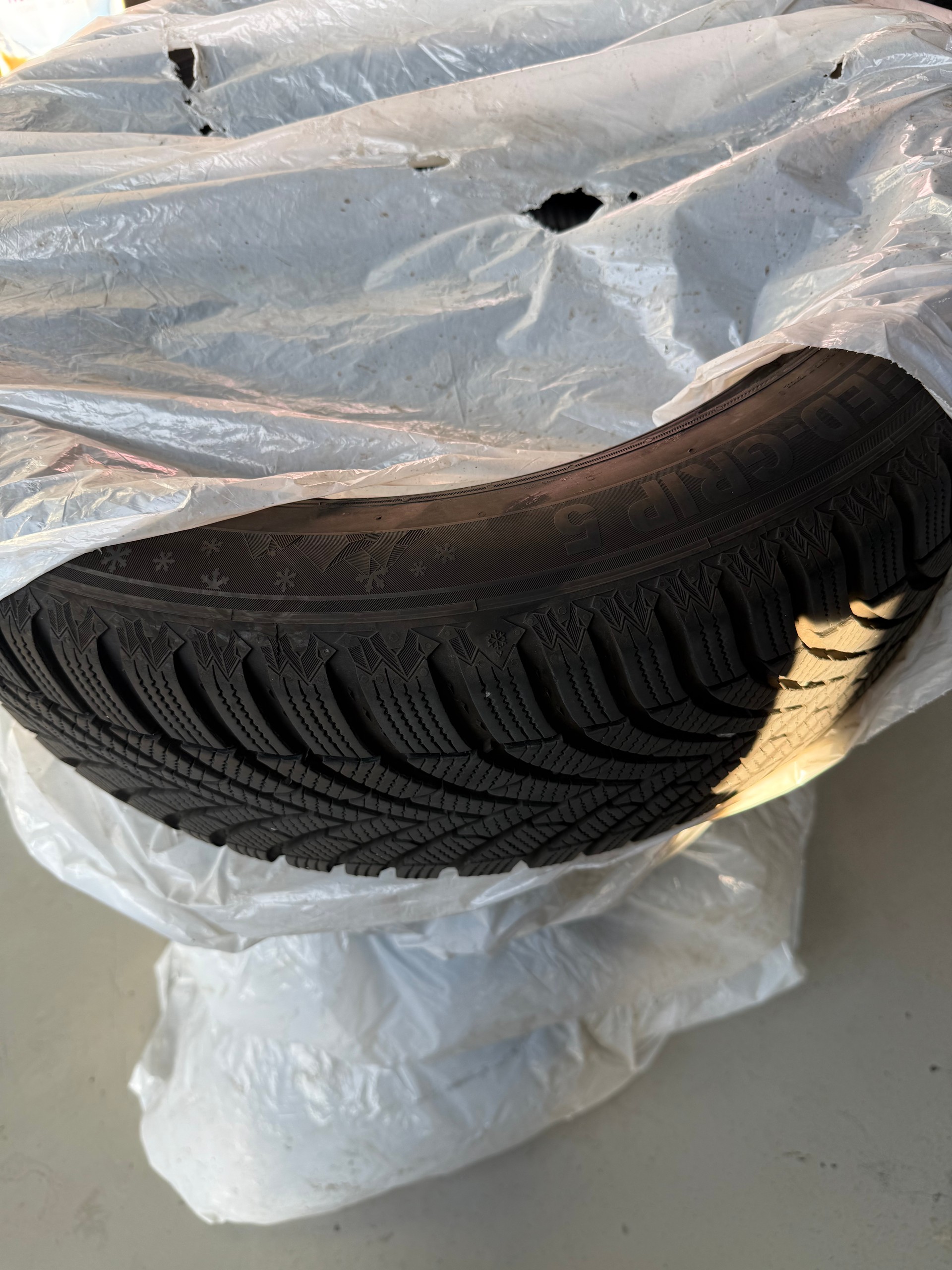 TOYOTA C-HR 1.8 HSD CVT Trend-image-15