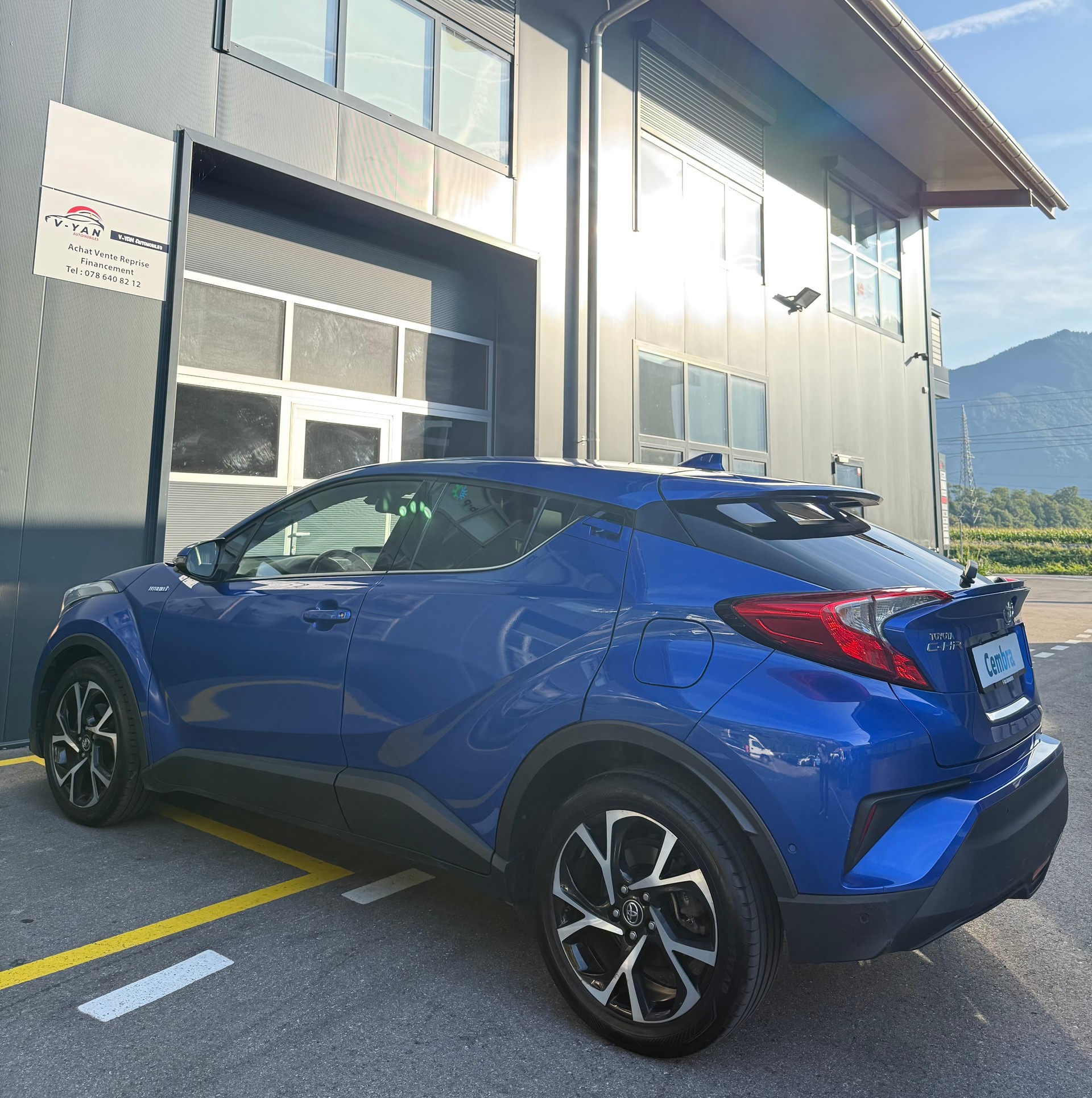 TOYOTA C-HR 1.8 HSD CVT Trend-image-6