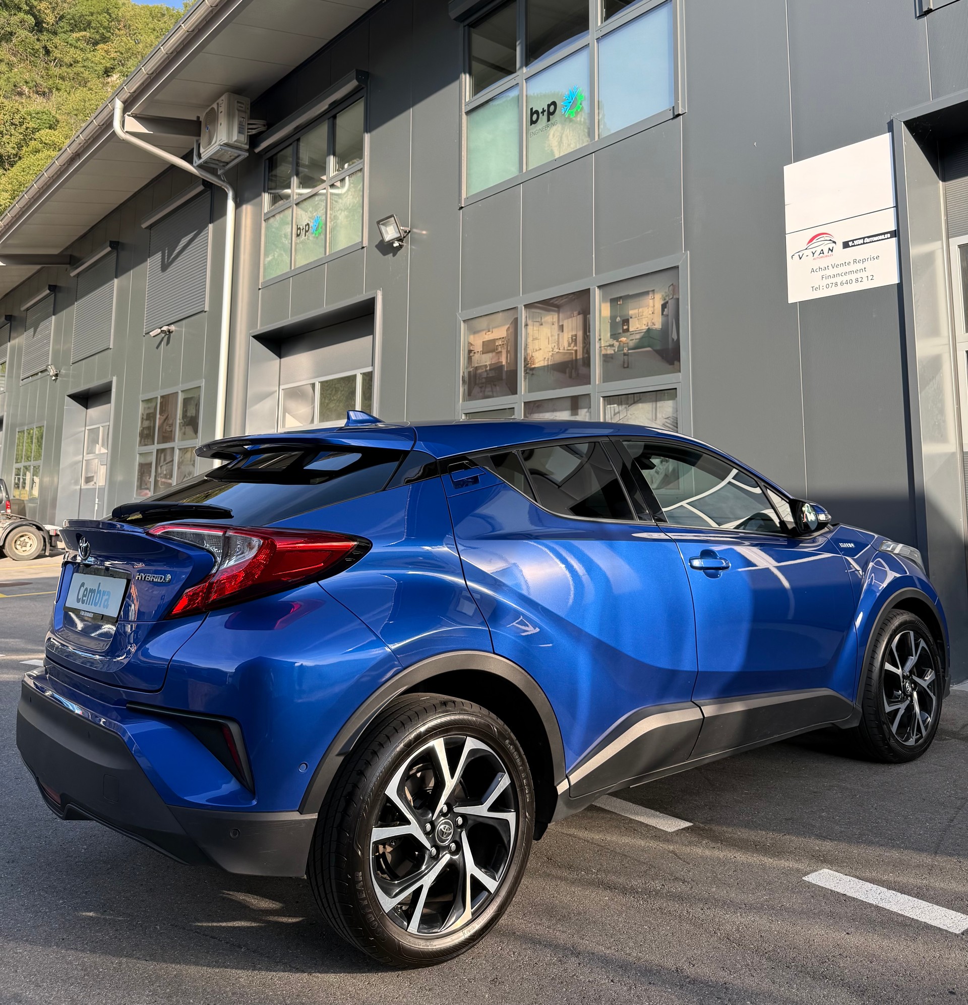 TOYOTA C-HR 1.8 HSD CVT Trend-image-5