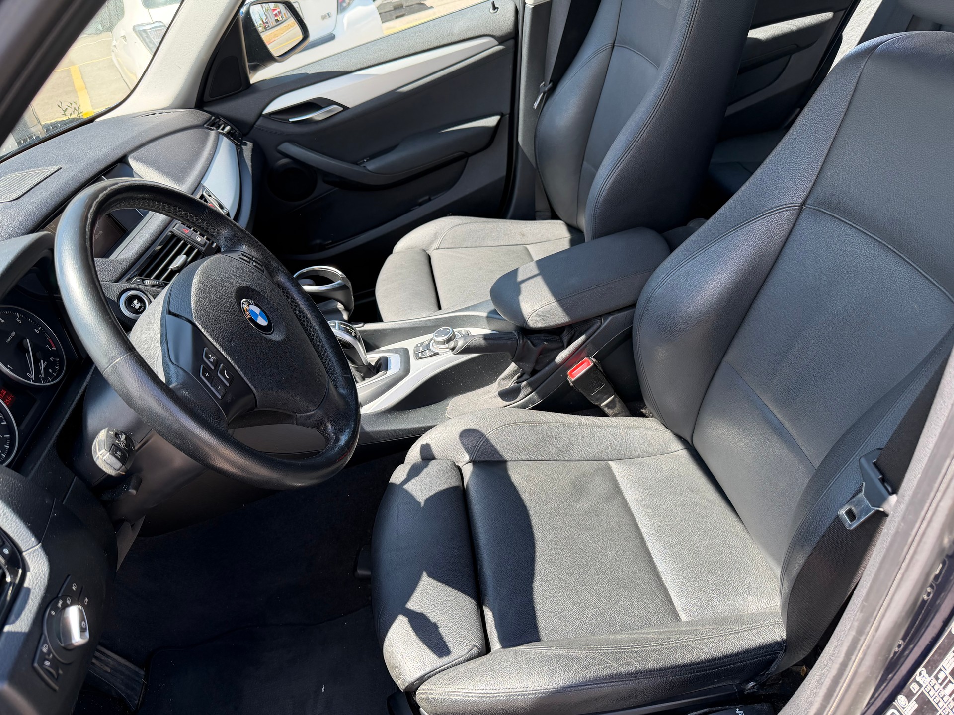 BMW X1 xDrive 20i Sport Line Steptronic-image-9