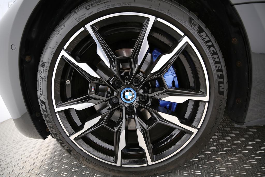BMW i4 M50-image-18