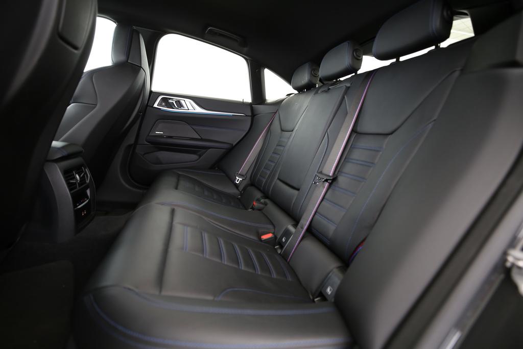 BMW i4 M50-image-12