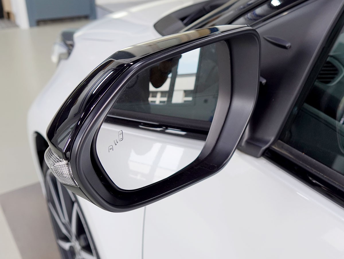 TOYOTA Yaris 1.5 GR Sport e-CVT Panoramaglasdach, JBL, Head-Up Display-image-20