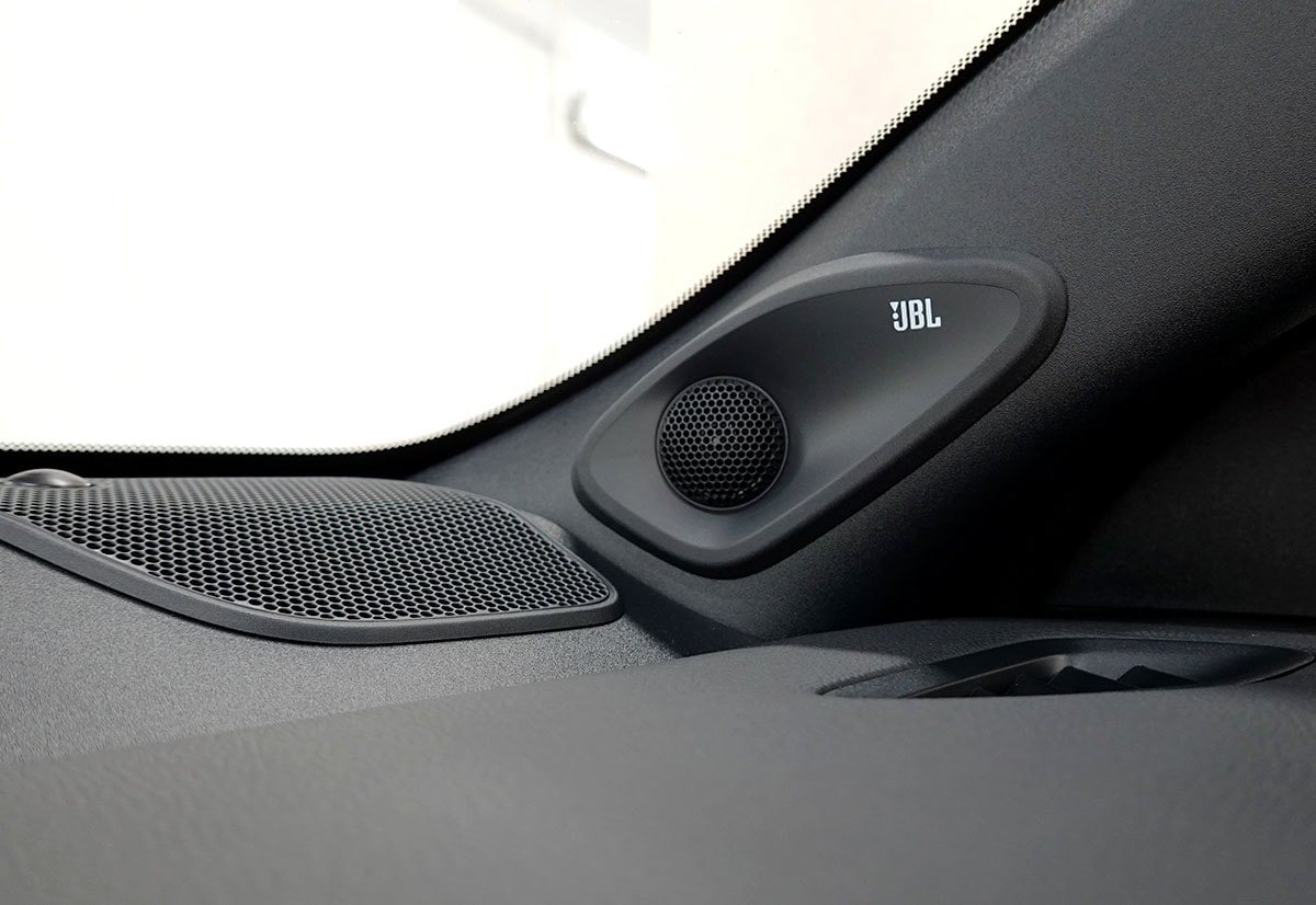 TOYOTA Yaris 1.5 GR Sport e-CVT Panoramaglasdach, JBL, Head-Up Display-image-12