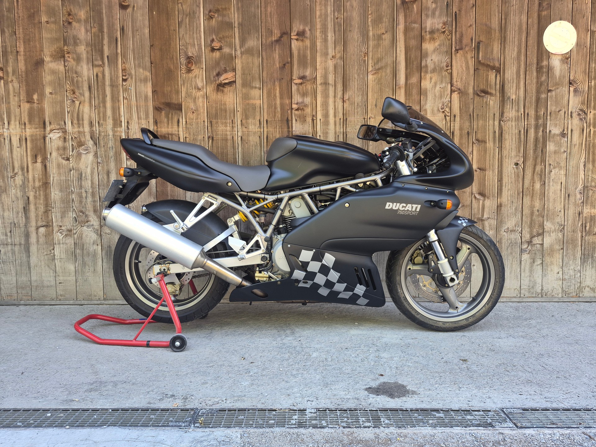 DUCATI 750 S
