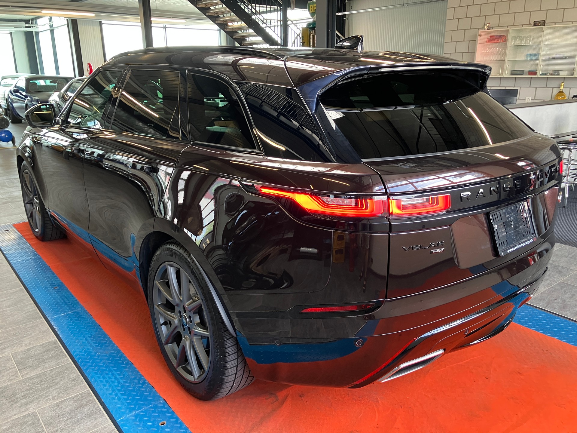 LAND ROVER Range Rover Velar R-Dynamic P 400 HSE Automatic-image-4