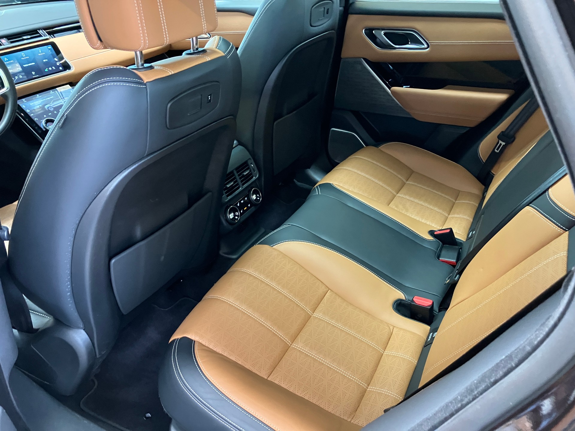 LAND ROVER Range Rover Velar R-Dynamic P 400 HSE Automatic-image-19