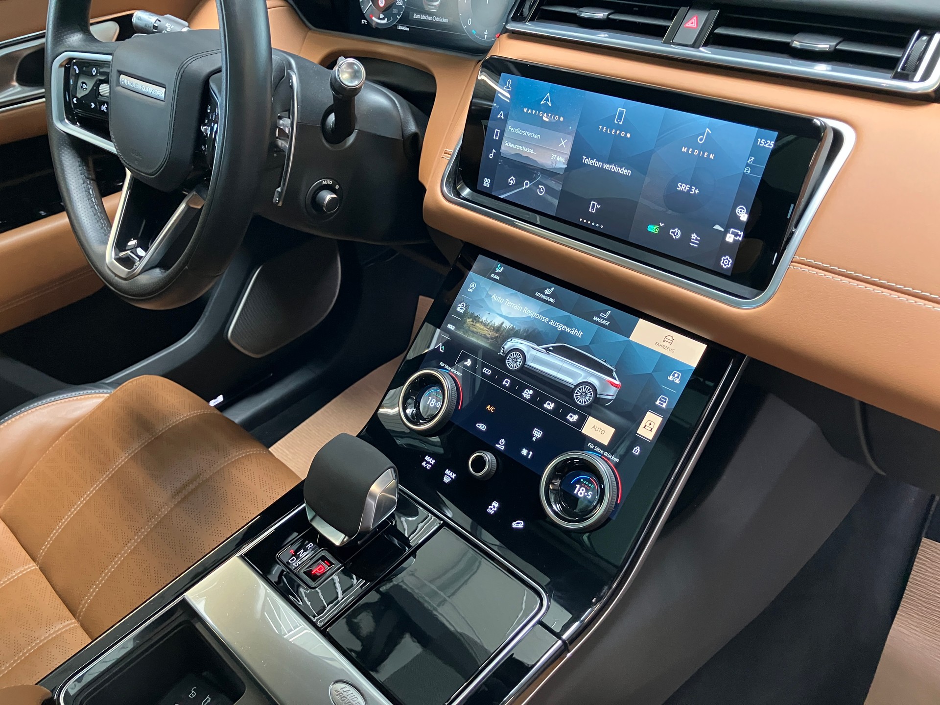 LAND ROVER Range Rover Velar R-Dynamic P 400 HSE Automatic-image-25