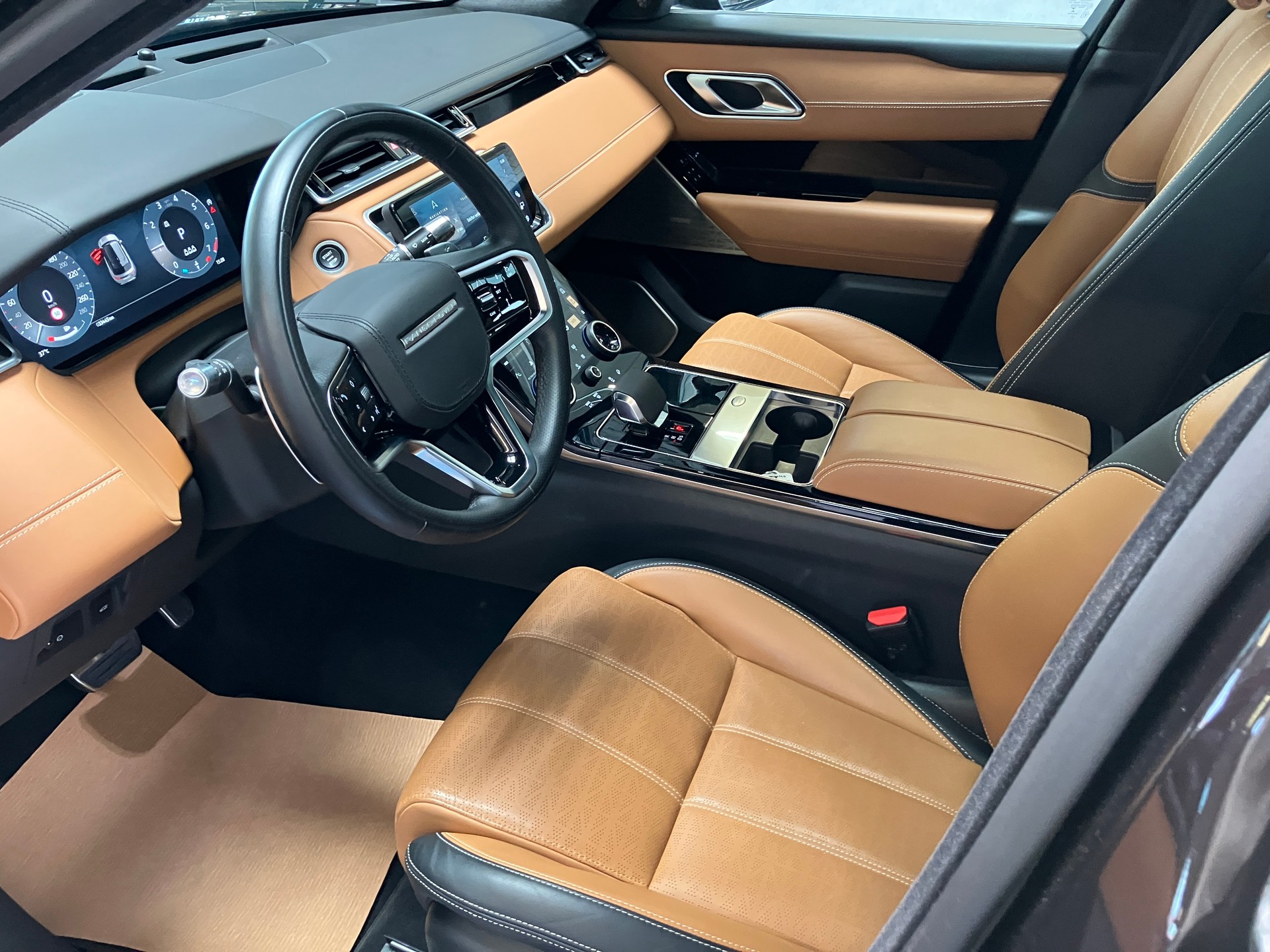 LAND ROVER Range Rover Velar R-Dynamic P 400 HSE Automatic-image-18