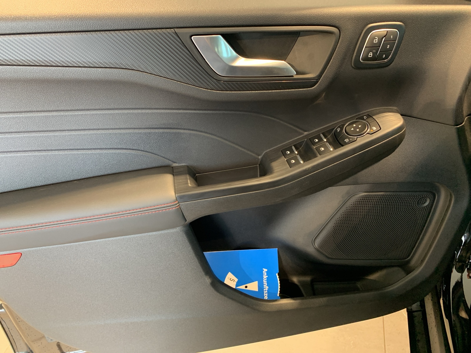 FORD Kuga 2.5 Hybrid ST-Line X 4x4-image-6