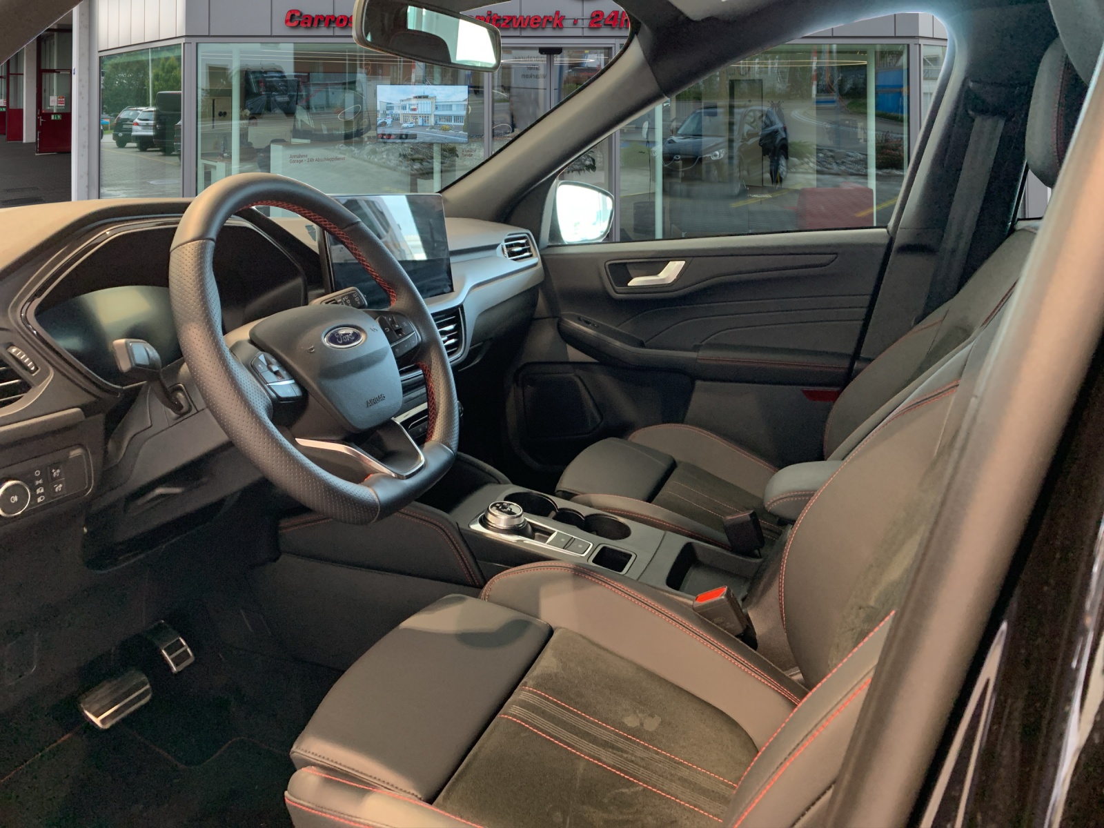 FORD Kuga 2.5 Hybrid ST-Line X 4x4-image-7