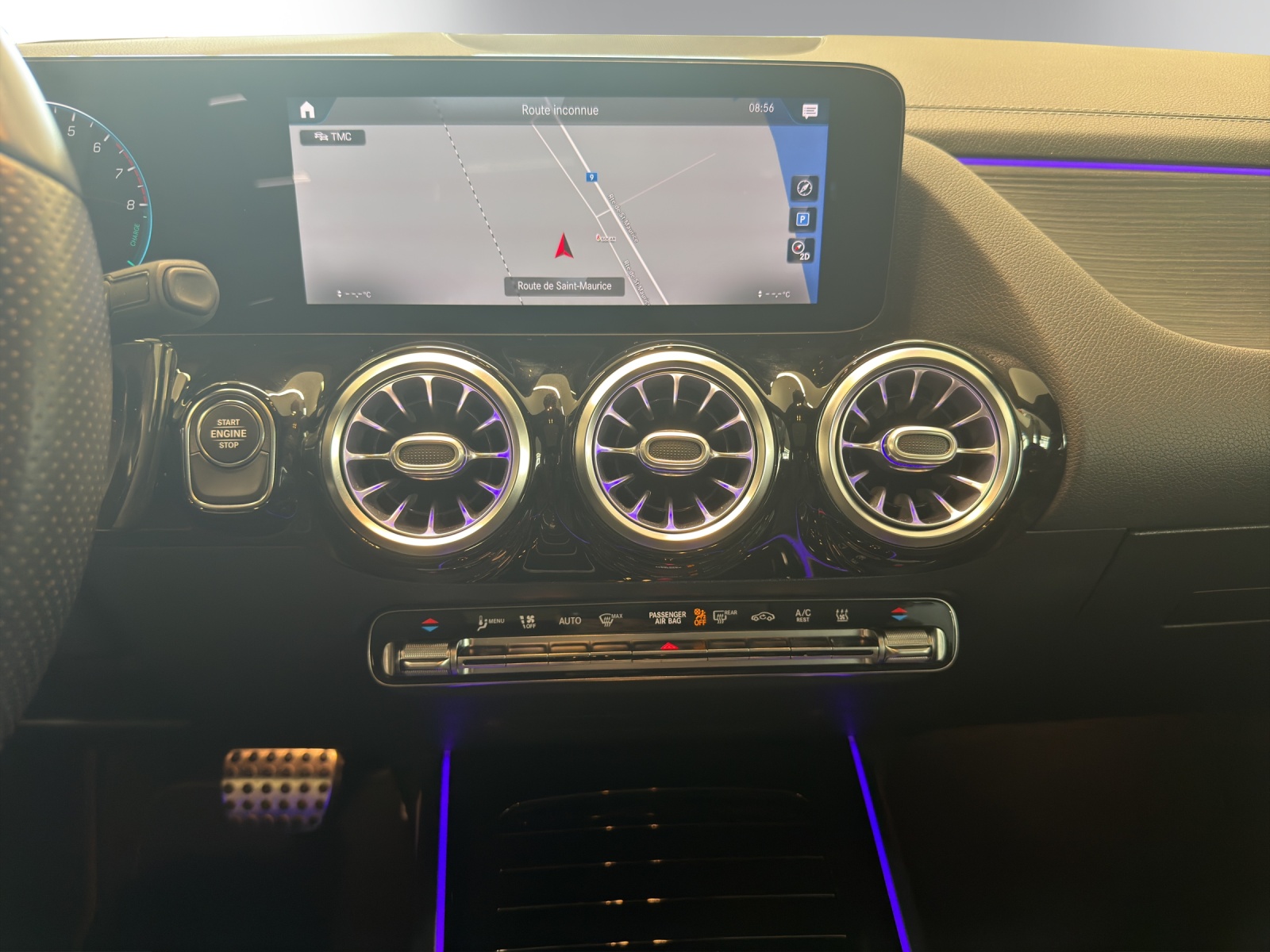 MERCEDES-BENZ GLA 250e AMG Line 8G-DCT-image-11