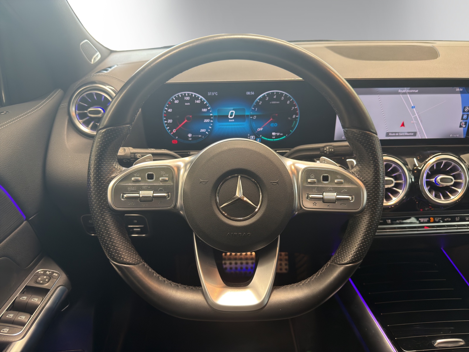MERCEDES-BENZ GLA 250e AMG Line 8G-DCT-image-8