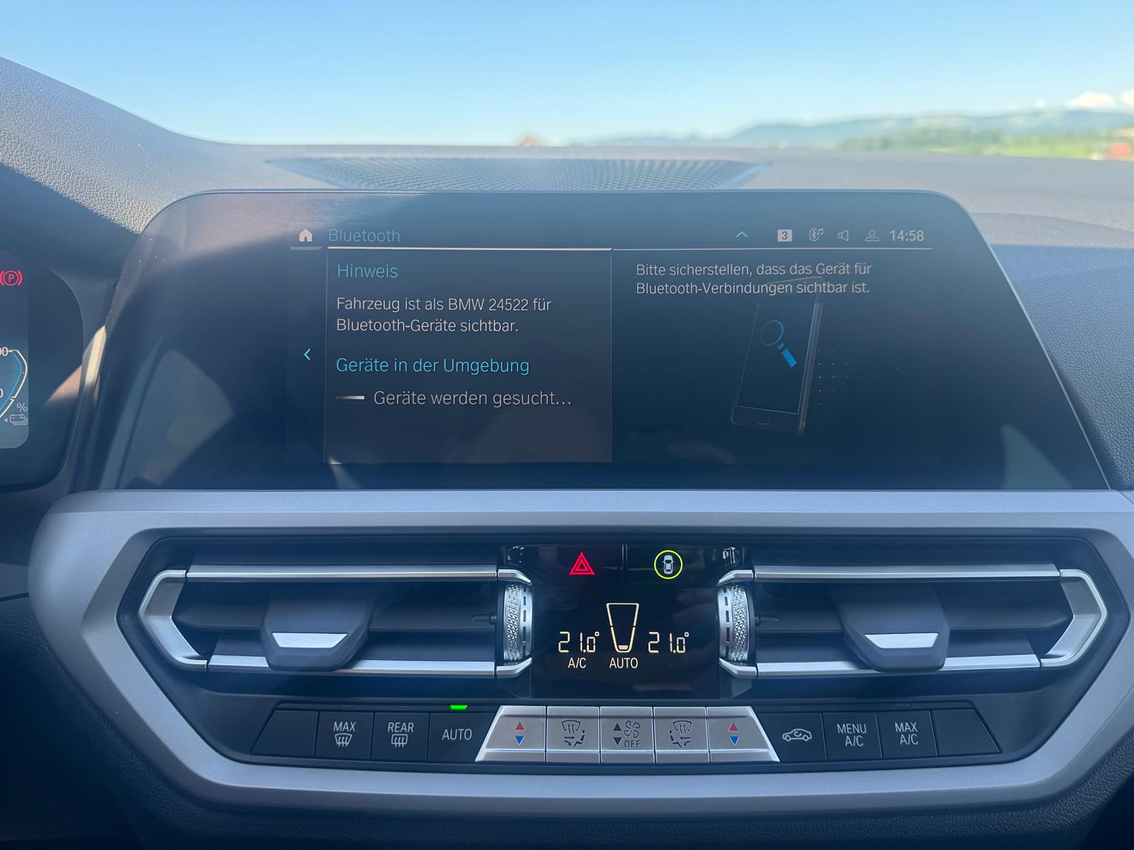 BMW 320e xDrive Touring Steptronic-image-12