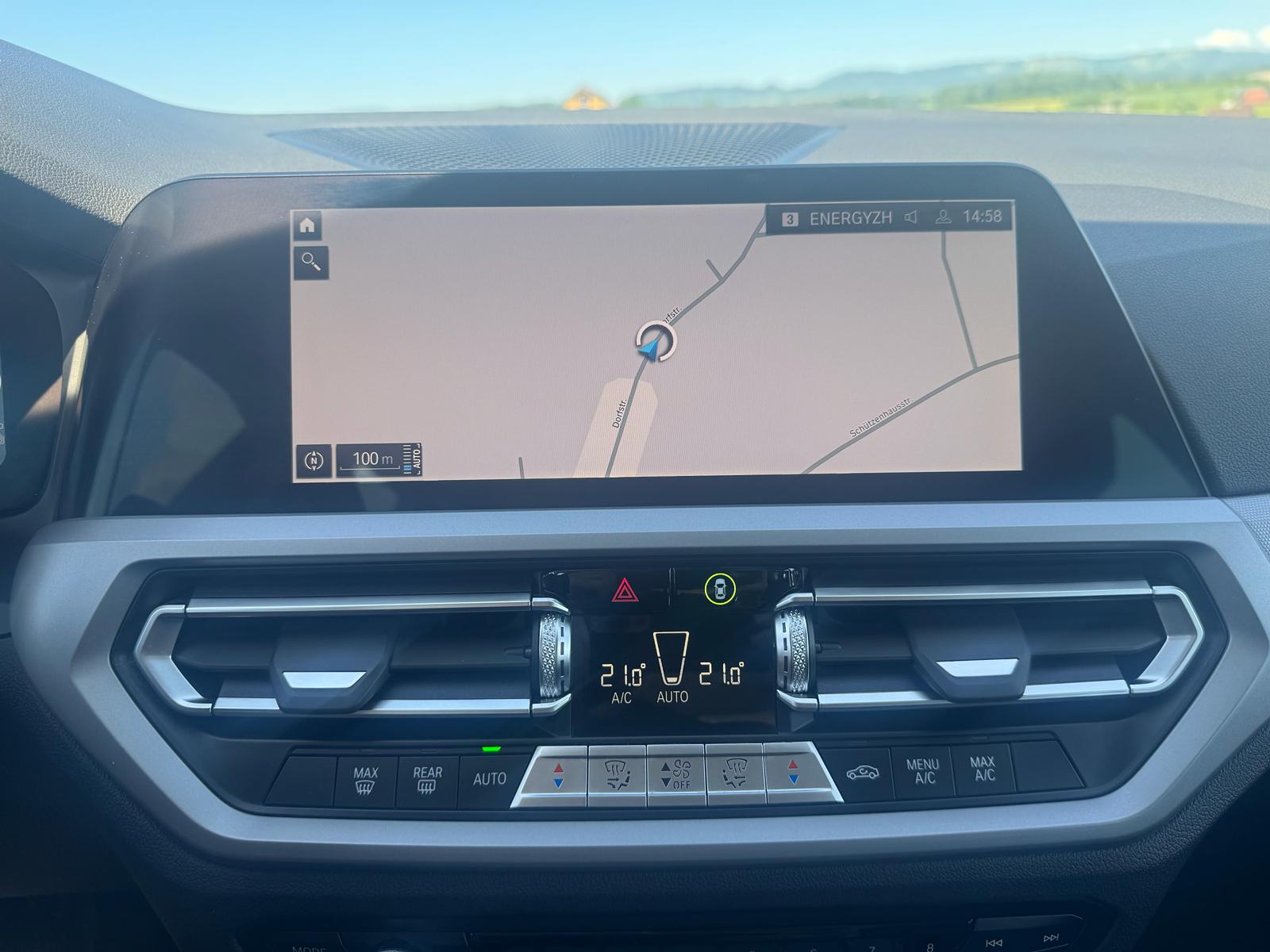 BMW 320e xDrive Touring Steptronic-image-10