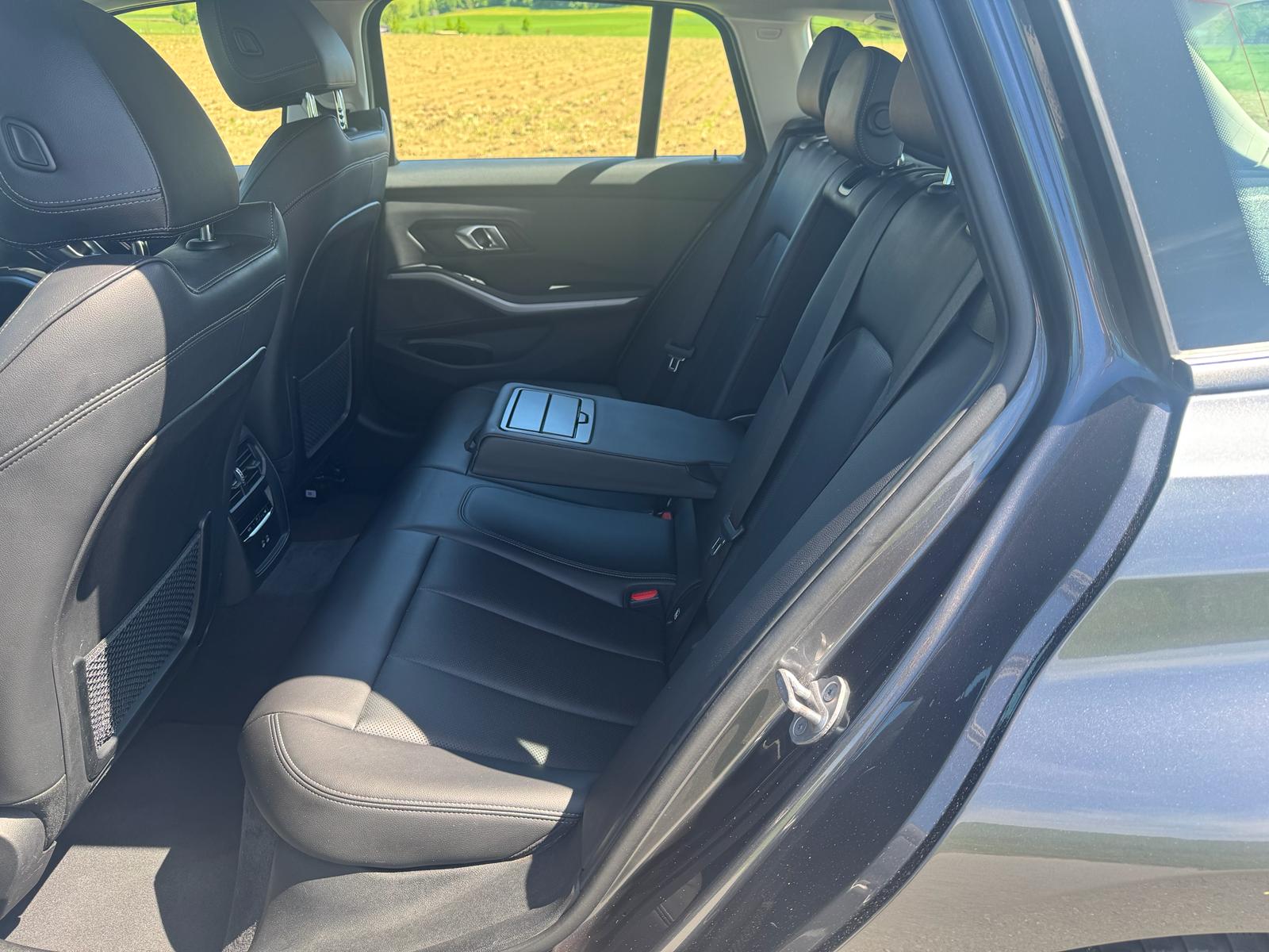 BMW 320e xDrive Touring Steptronic-image-7