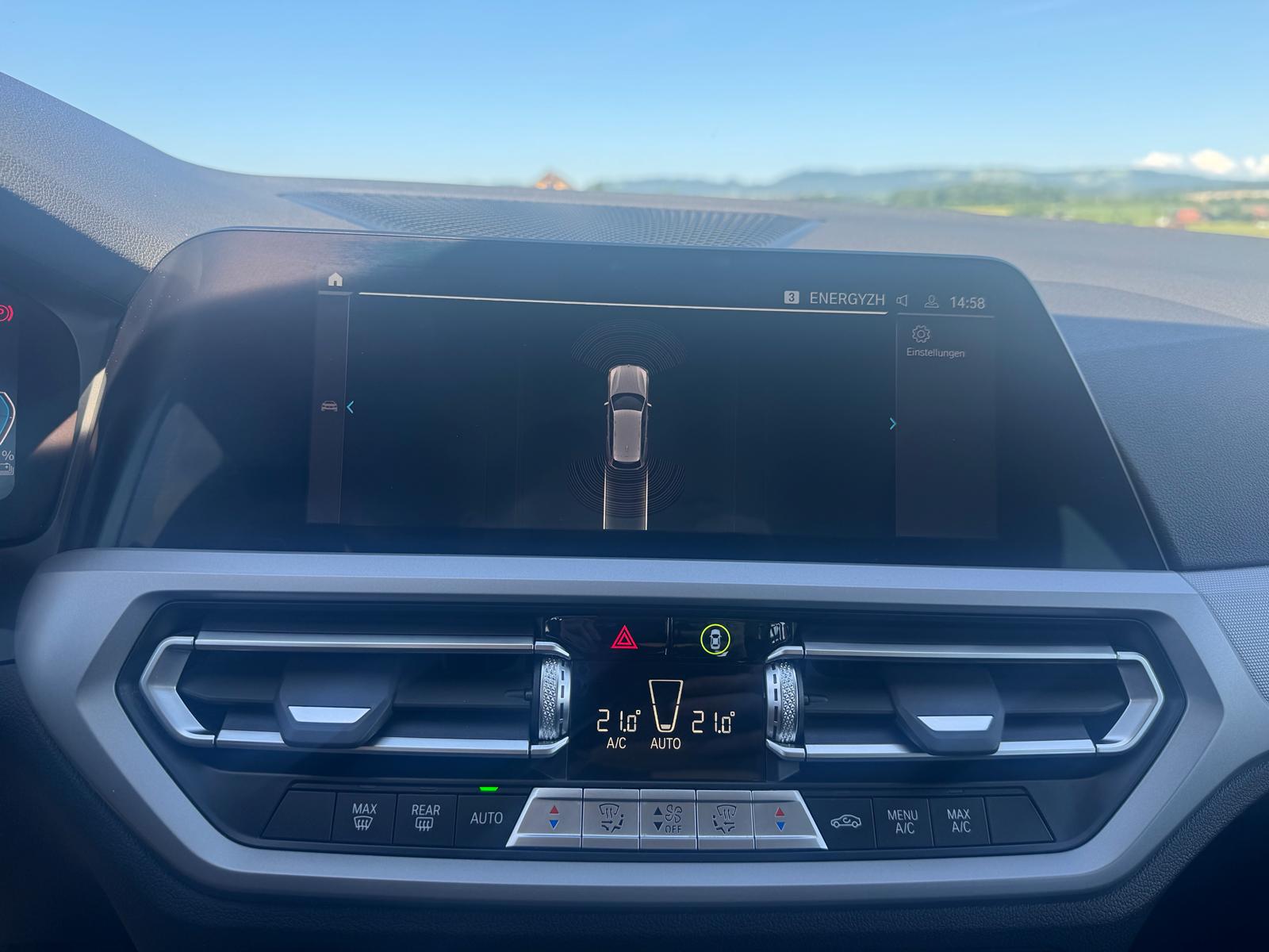 BMW 320e xDrive Touring Steptronic-image-9
