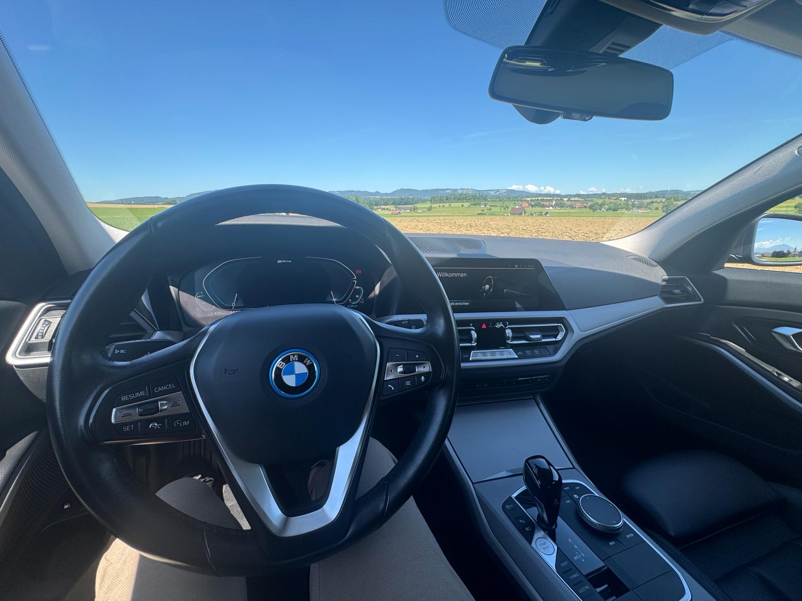 BMW 320e xDrive Touring Steptronic-image-8