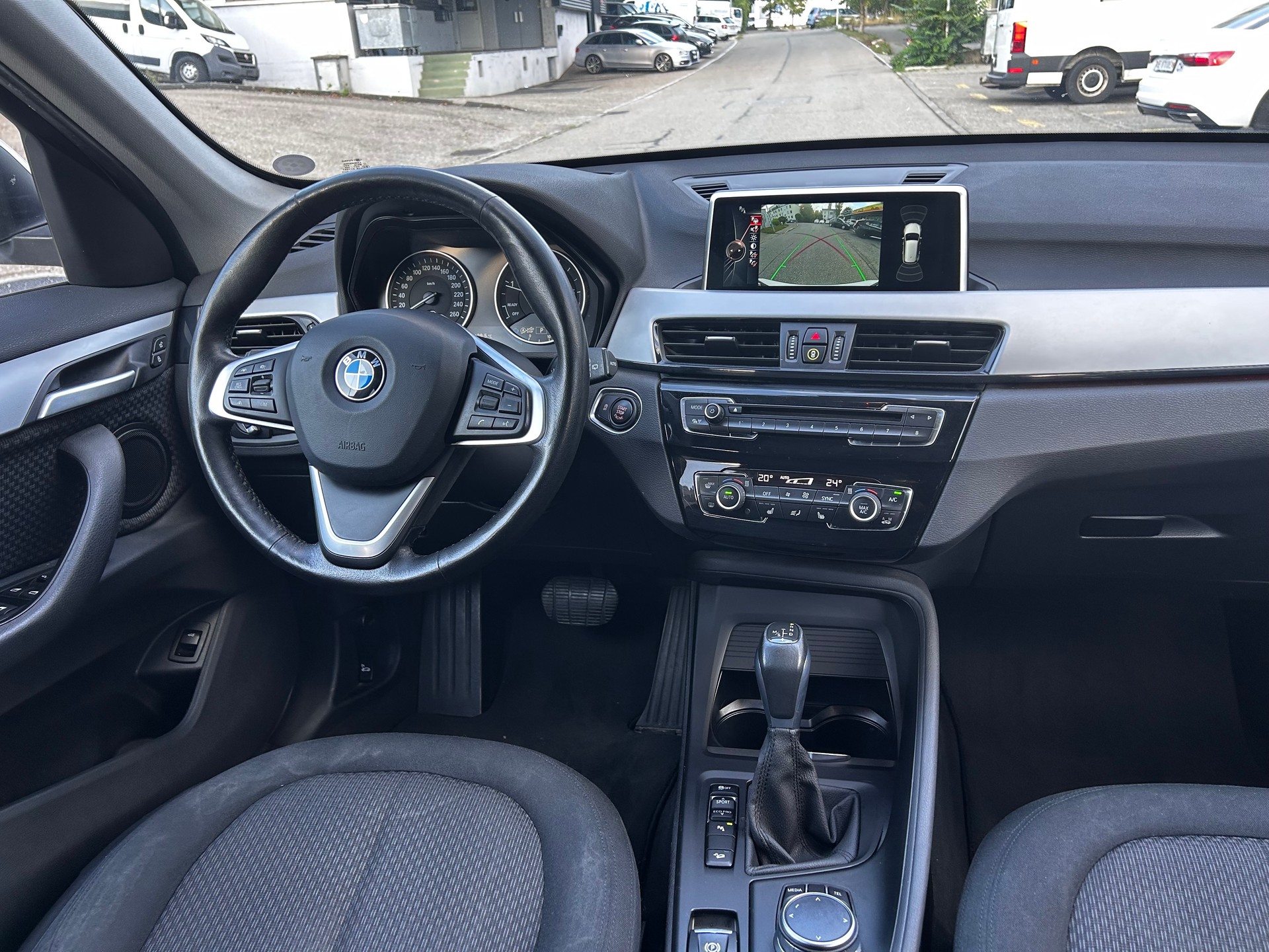 BMW X1 xDrive 18d xLine Steptronic-image-10