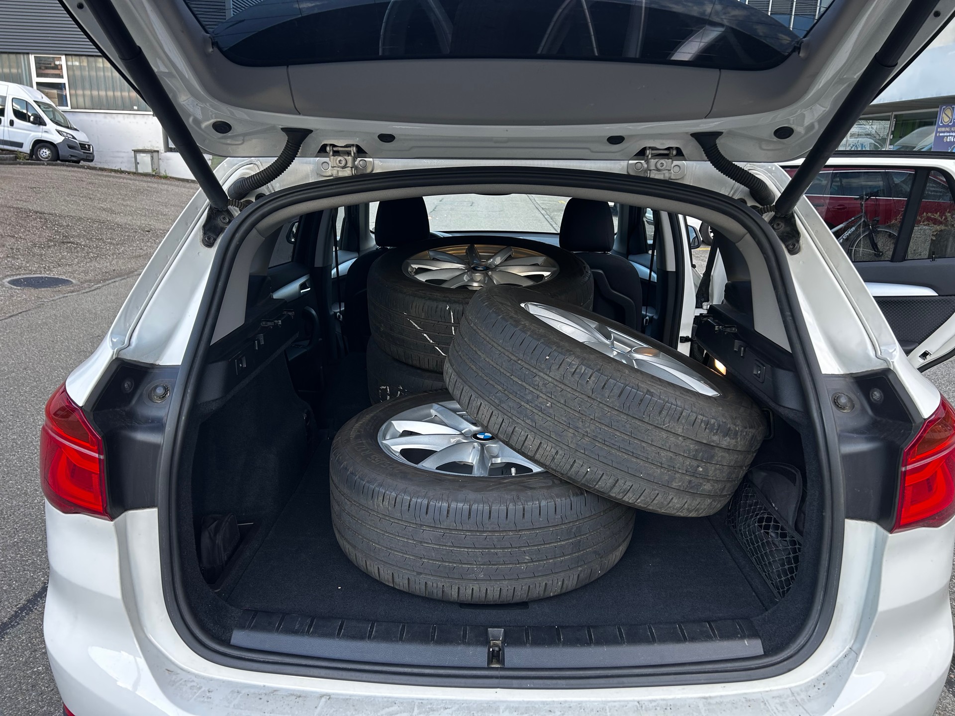 BMW X1 xDrive 18d xLine Steptronic-image-9