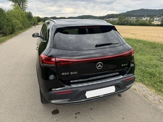 MERCEDES-BENZ EQA 300 Swiss Star 4matic-image-3