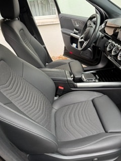 MERCEDES-BENZ EQA 300 Swiss Star 4matic-image-5