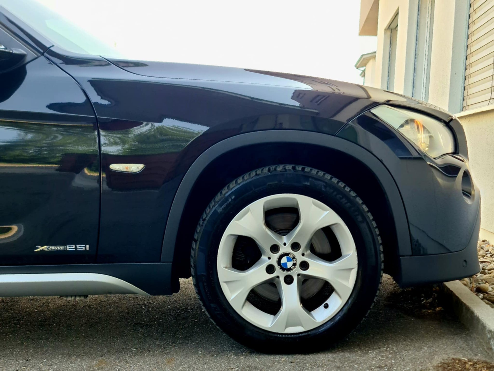 BMW X1 xDrive 25i Steptronic-image-9