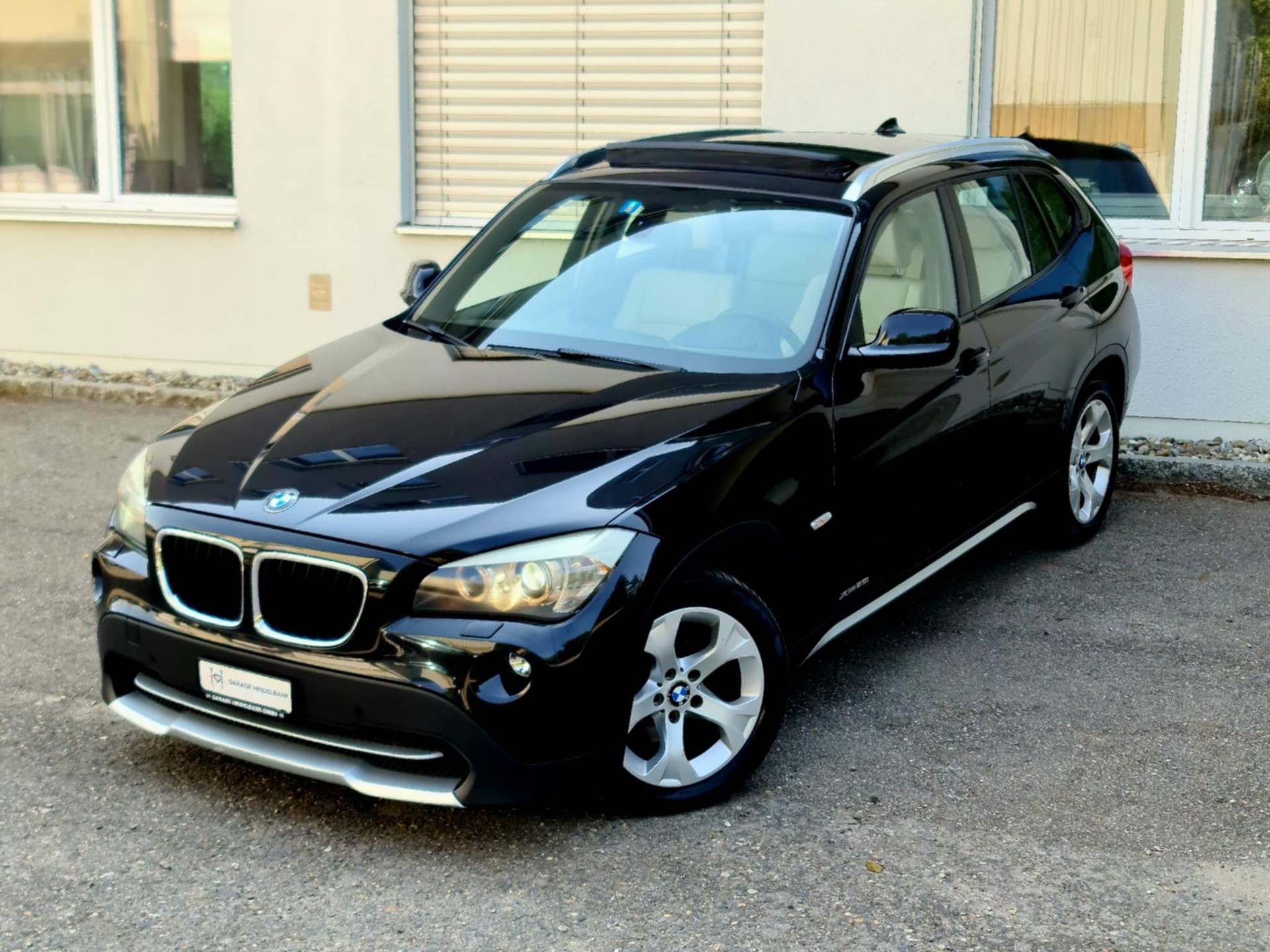 BMW X1 xDrive 25i Steptronic-image-0