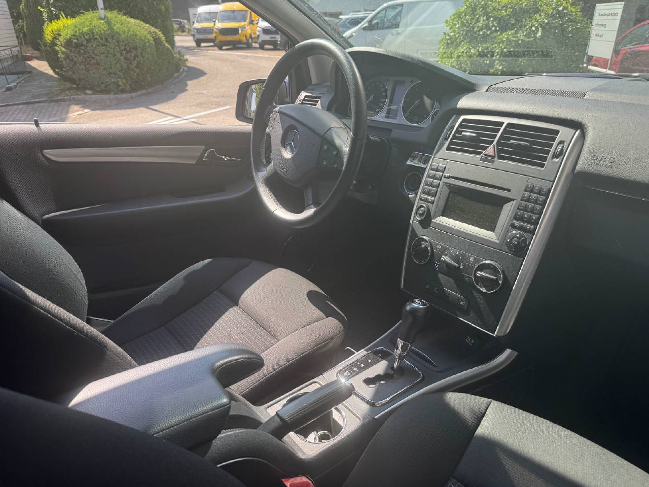 MERCEDES-BENZ B 200 CDI-image-7