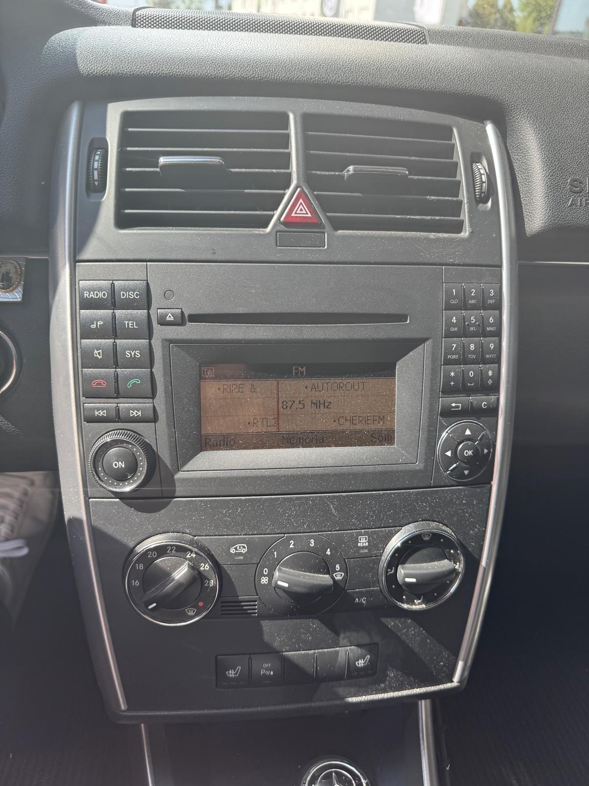 MERCEDES-BENZ B 200 CDI-image-11