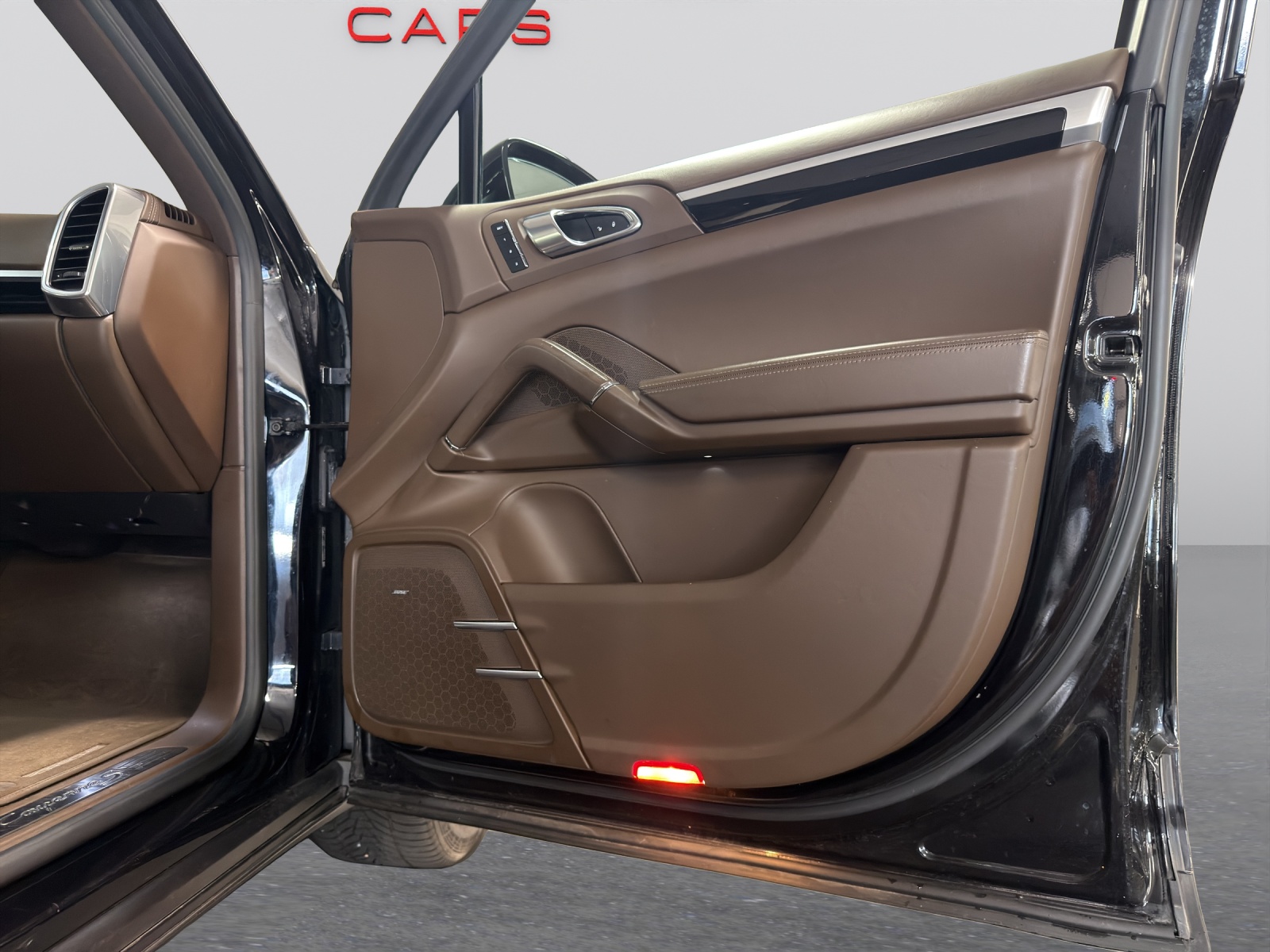 PORSCHE Cayenne S Diesel-image-24