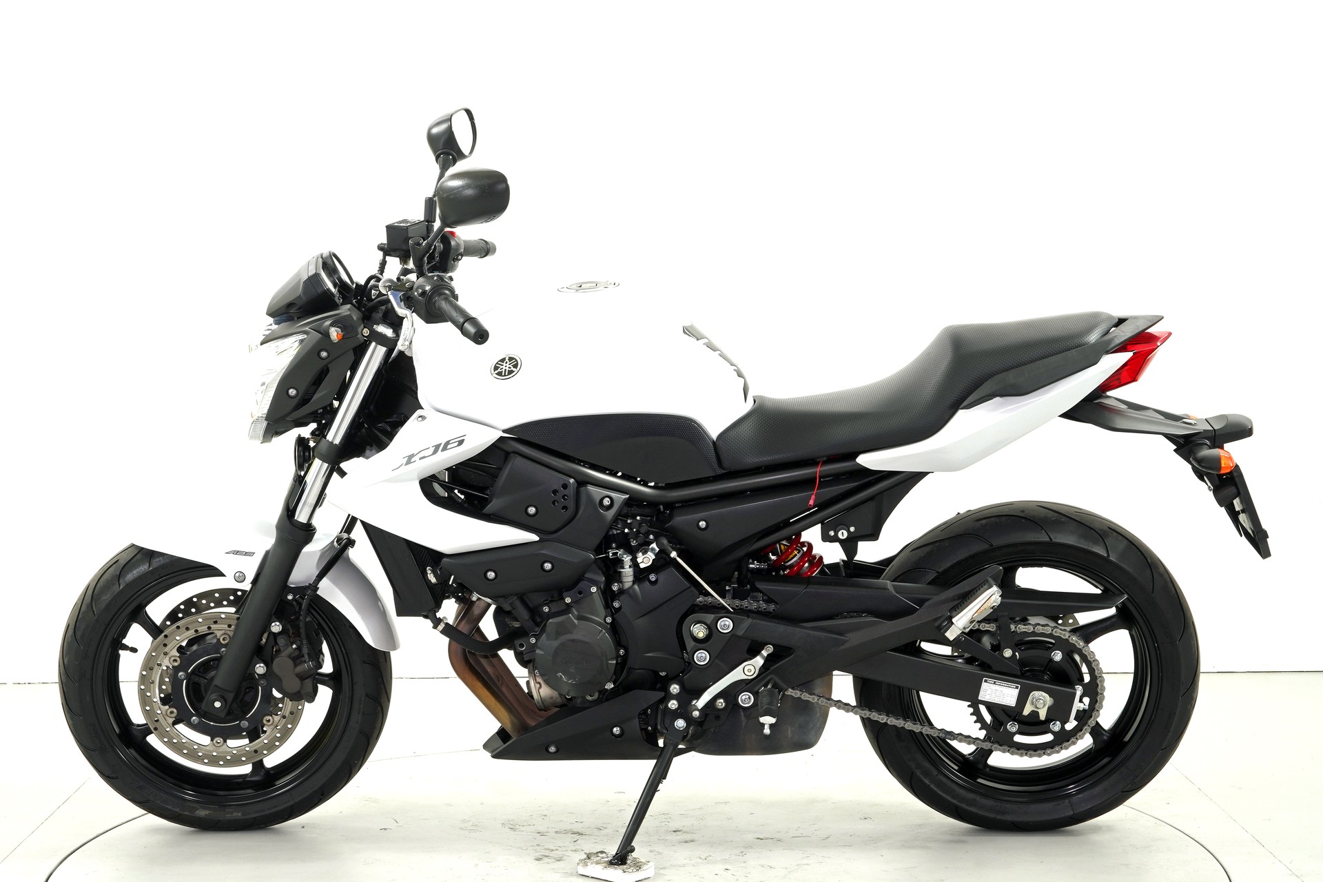 YAMAHA XJ6N ABS-image-4