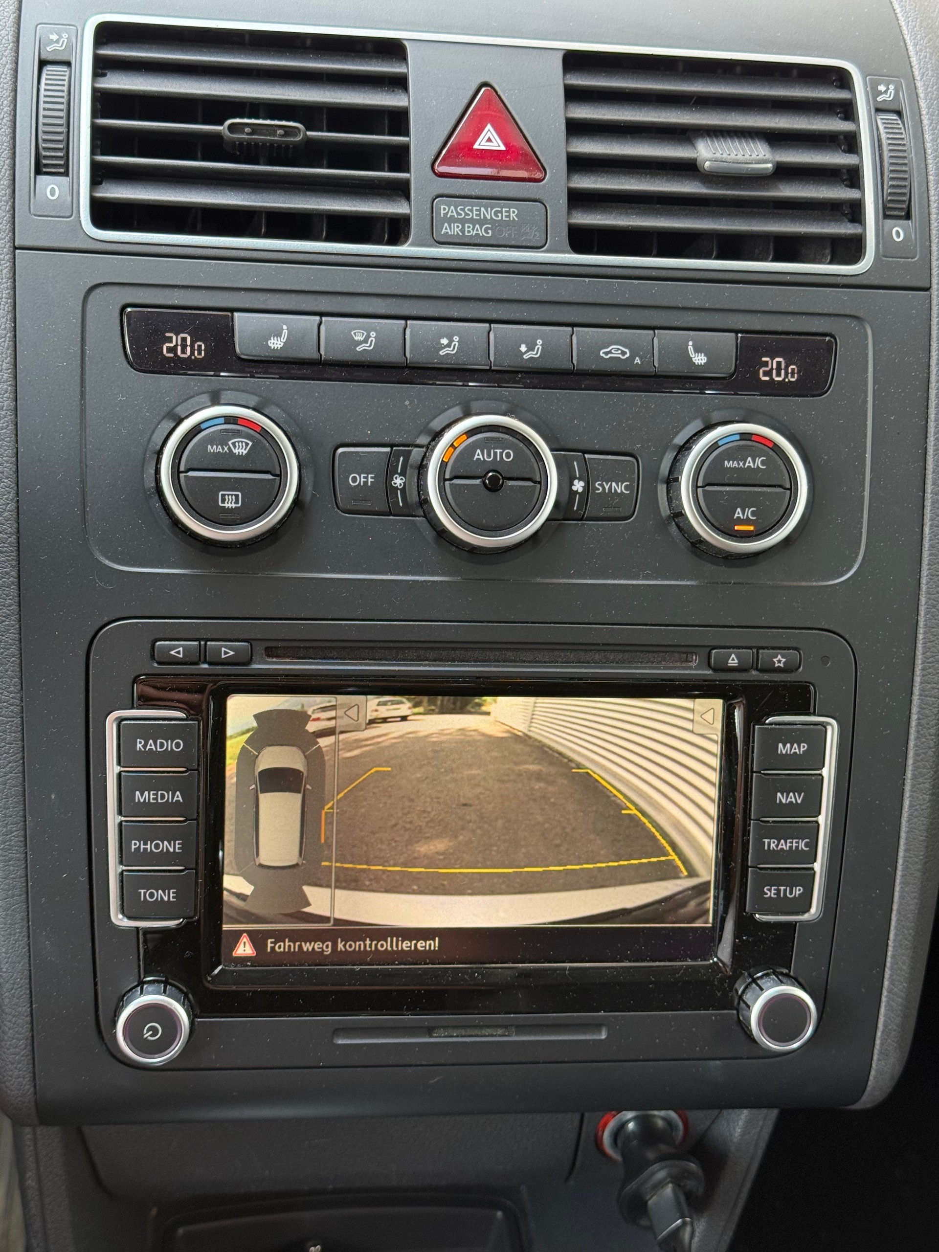 VW Touran 2.0 TDI Comfortline DSG-image-12