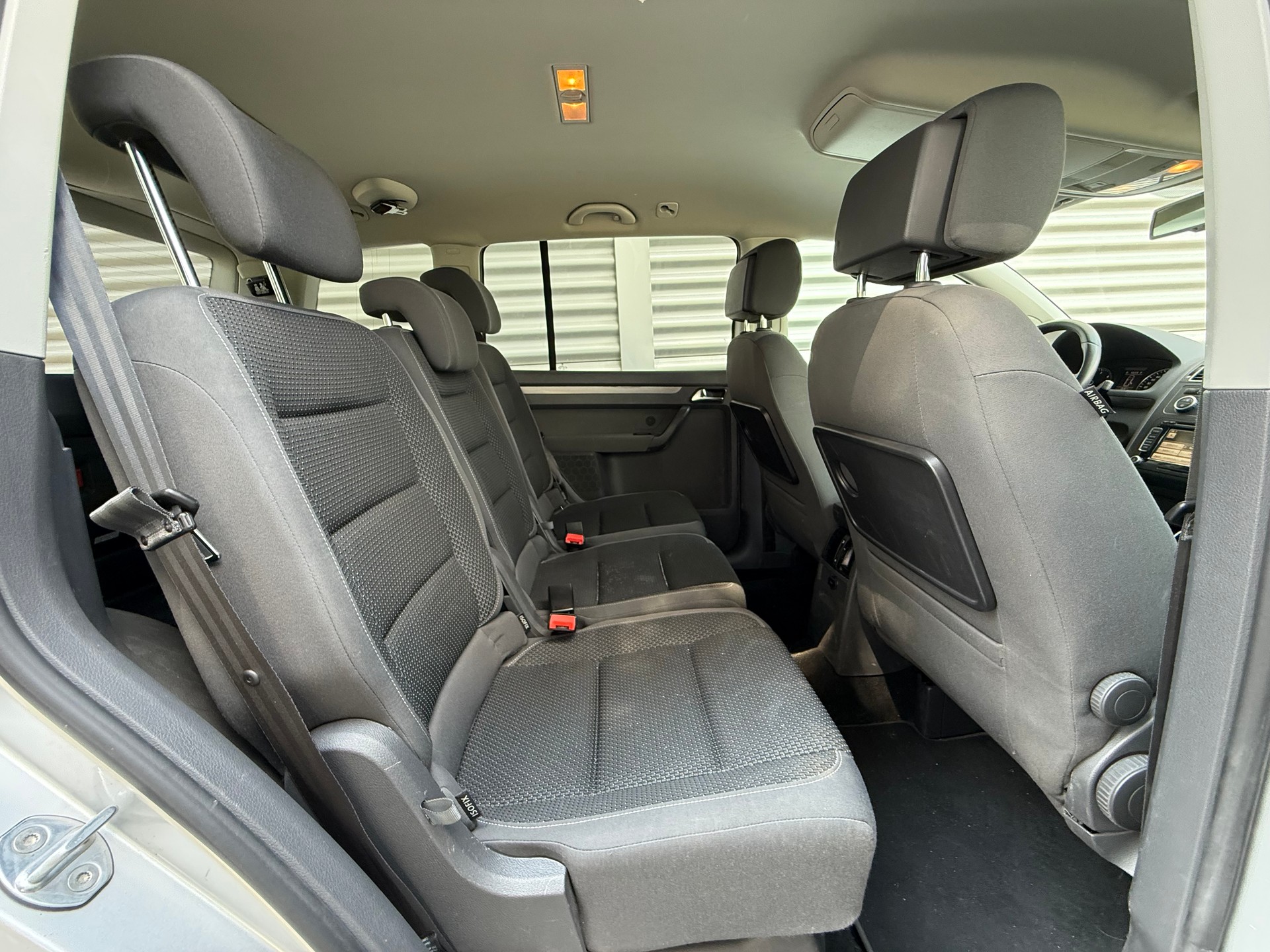 VW Touran 2.0 TDI Comfortline DSG-image-8