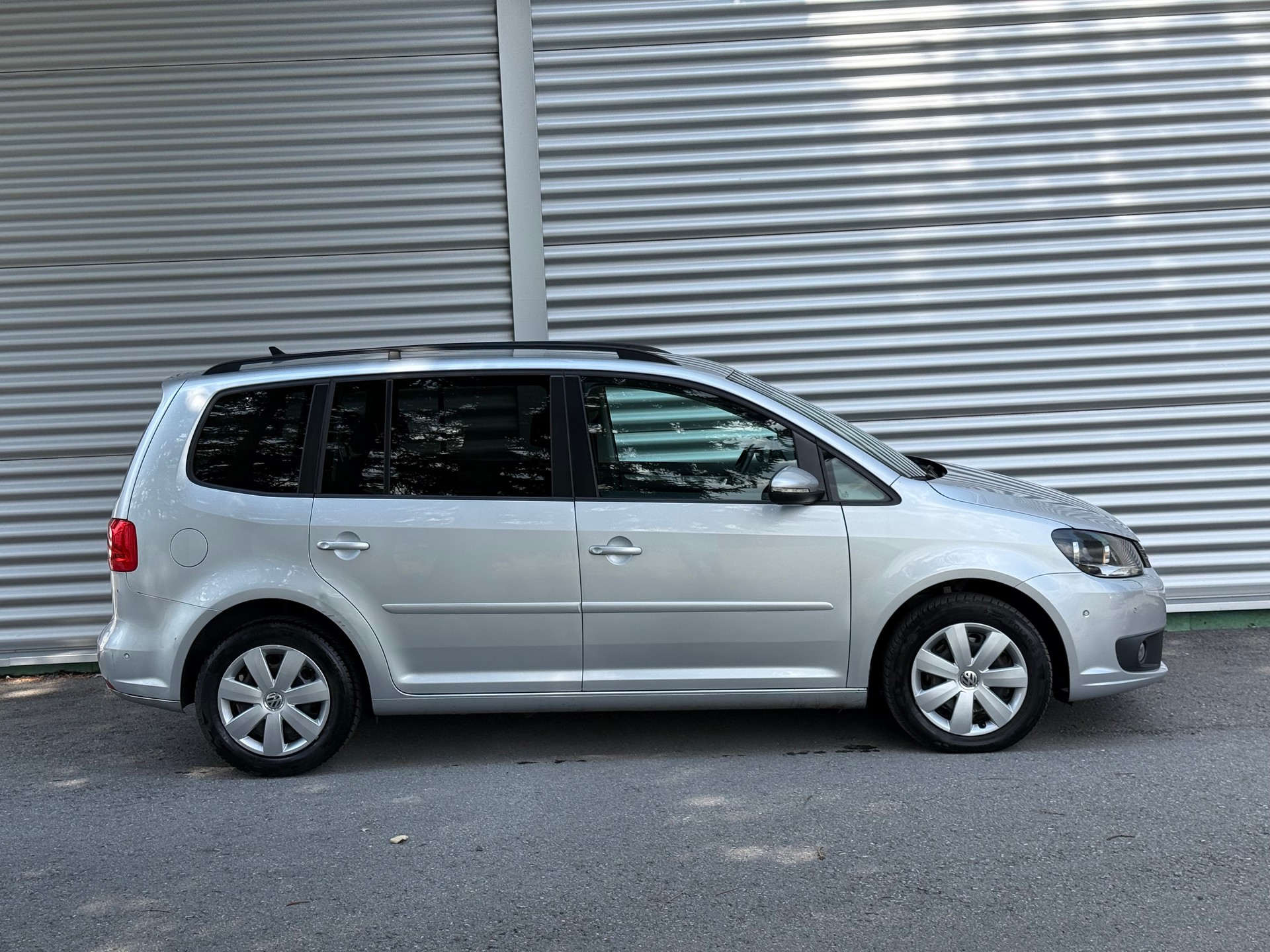 VW Touran 2.0 TDI Comfortline DSG-image-4