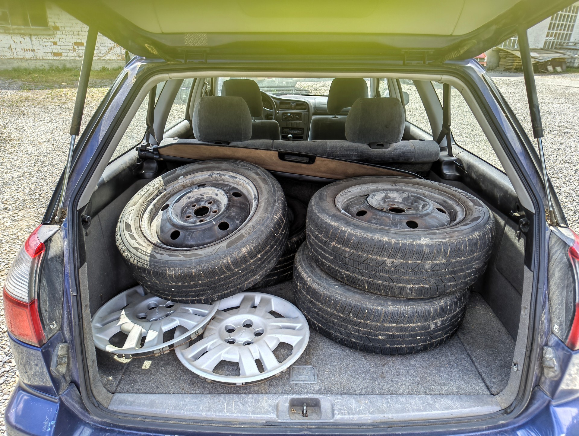 SUBARU Legacy 2.0 Swiss-image-9