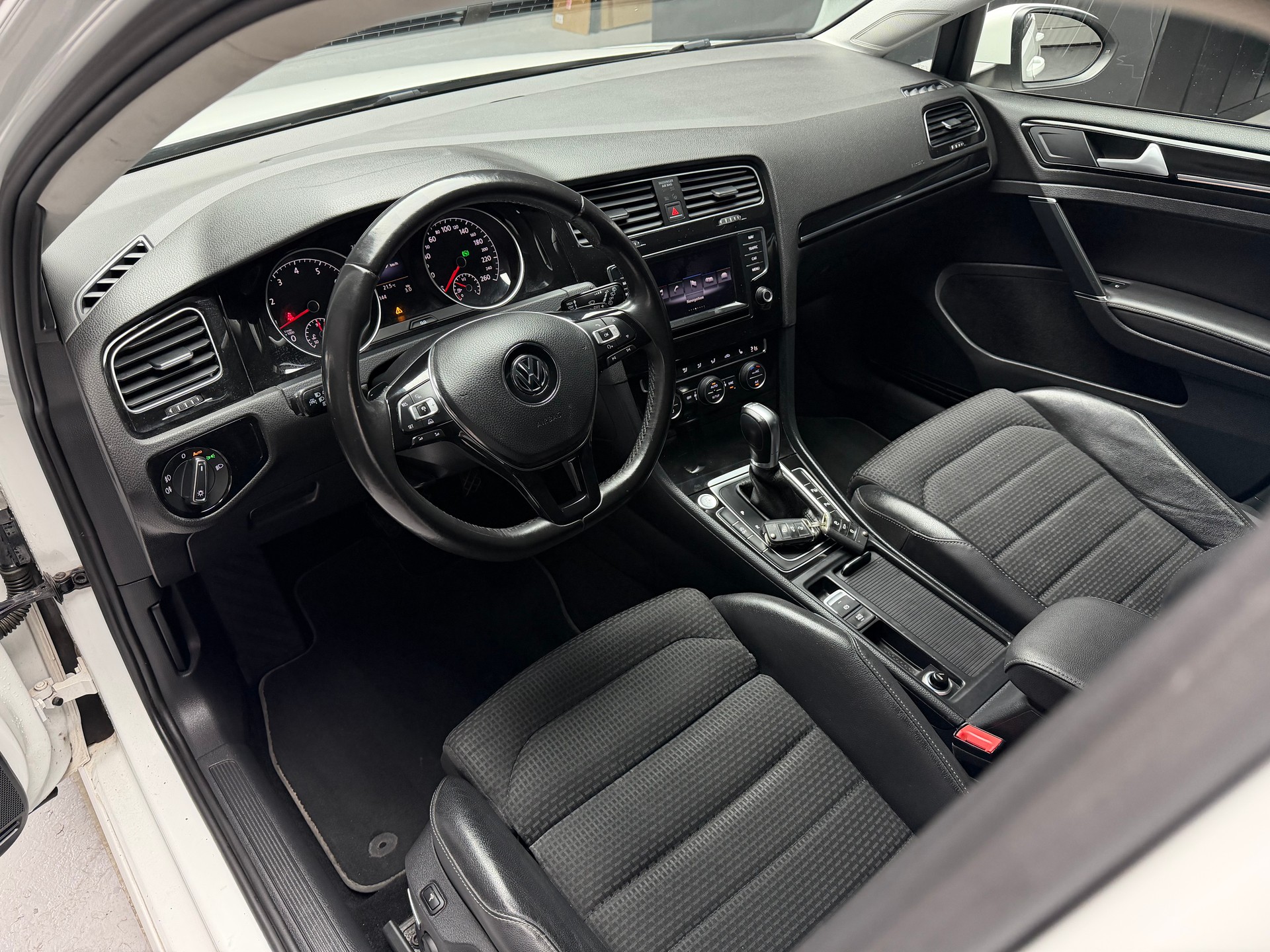 VW Golf 1.4 TSI Highline DSG-image-5