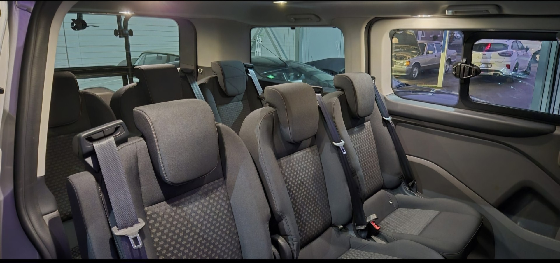 FORD TOURNEO CUSTOM 2.0 TDCi MHD 130 Titanium-image-3