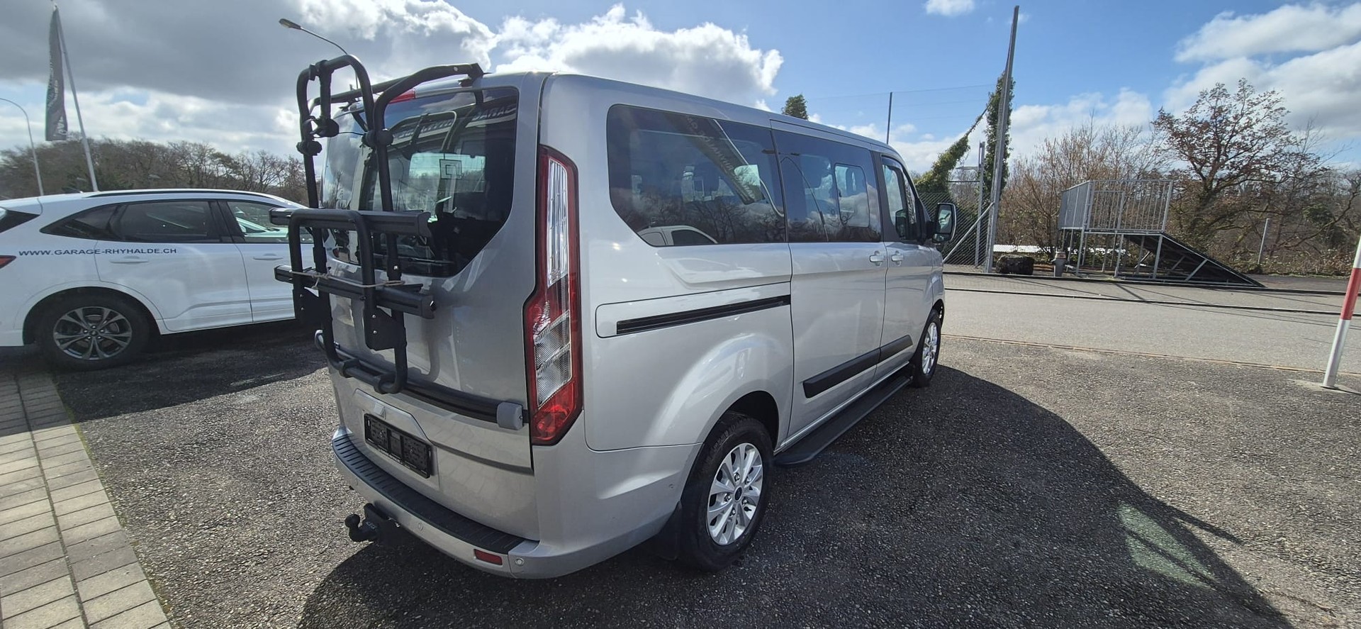 FORD TOURNEO CUSTOM 2.0 TDCi MHD 130 Titanium-image-1