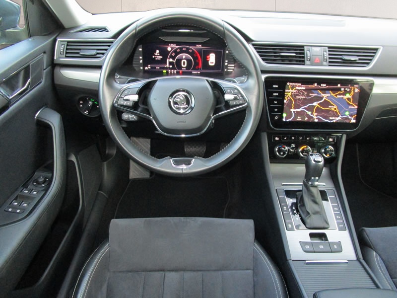 SKODA Superb Combi 2.0 TDi Style 4x4 DSG-image-7