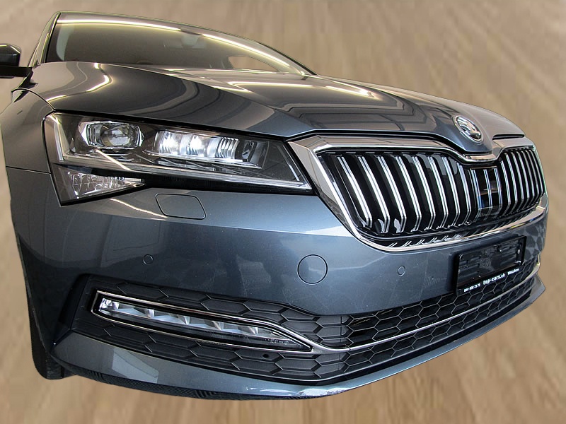 SKODA Superb Combi 2.0 TDi Style 4x4 DSG-image-13