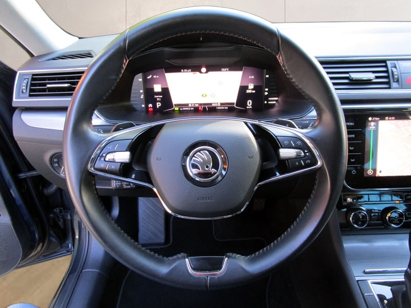 SKODA Superb Combi 2.0 TDi Style 4x4 DSG-image-8